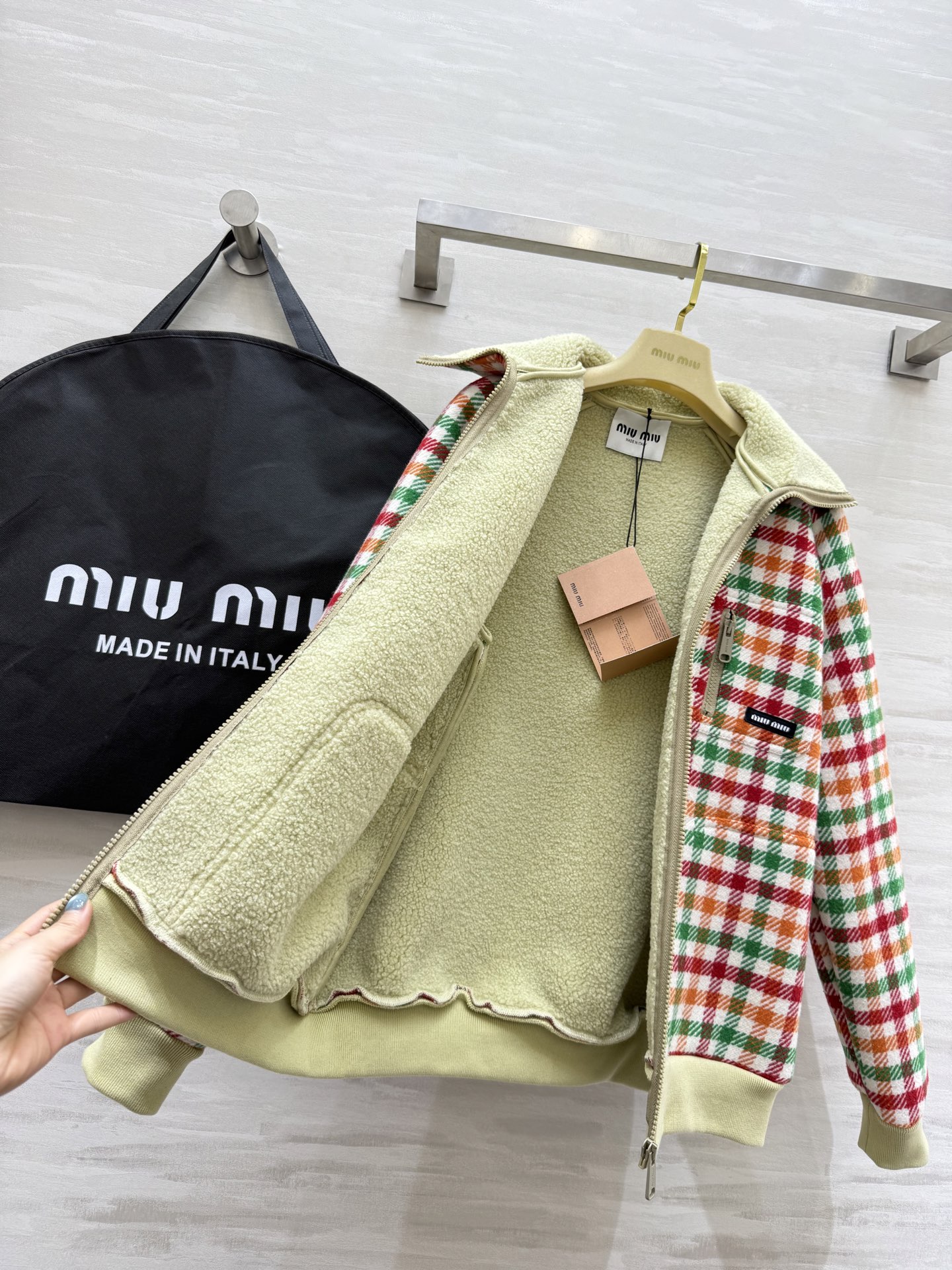 #Miumi♡²⁵秋冬新款 可露丽复古格子风环保羔毛外套 高品质定制 现货首发size：S/M/L（s码