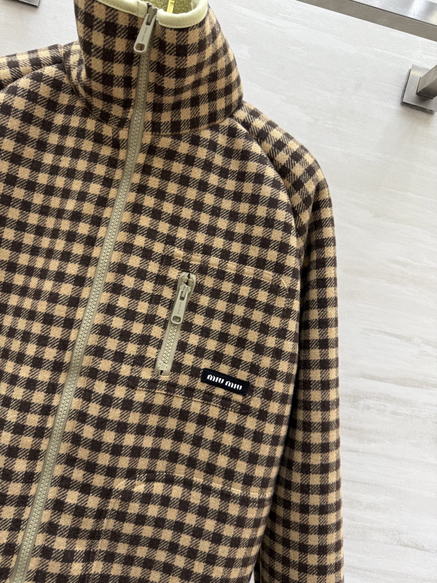 #Miumi♡²⁵秋冬新款 可露丽复古格子风环保羔毛外套 高品质定制 现货首发size：S/M/L（s码