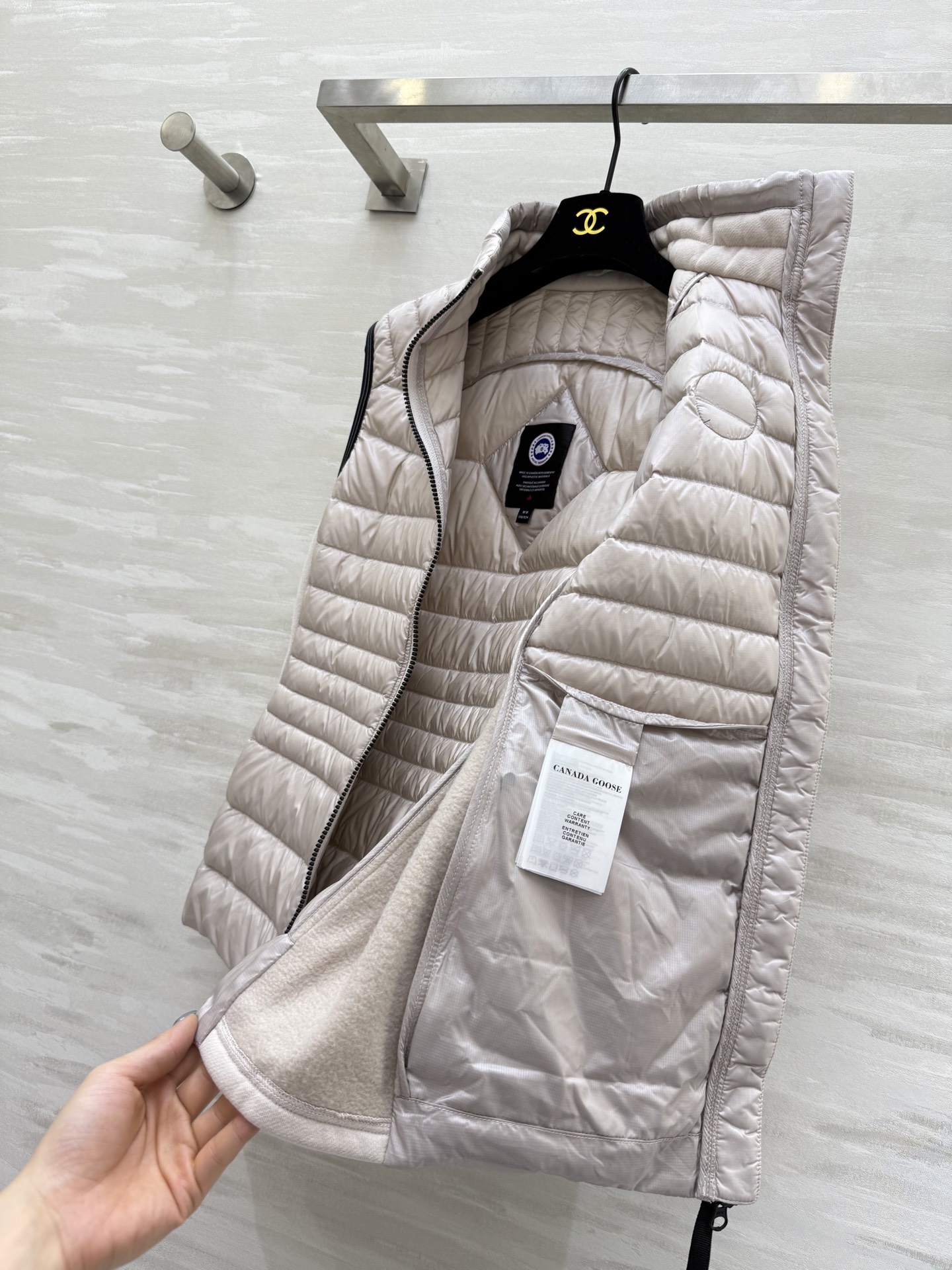 #加拿大鹅Crofton系列 羽绒马甲 轻薄设计 填充90%白鸭绒 防风又保暖 外层HyBridge L