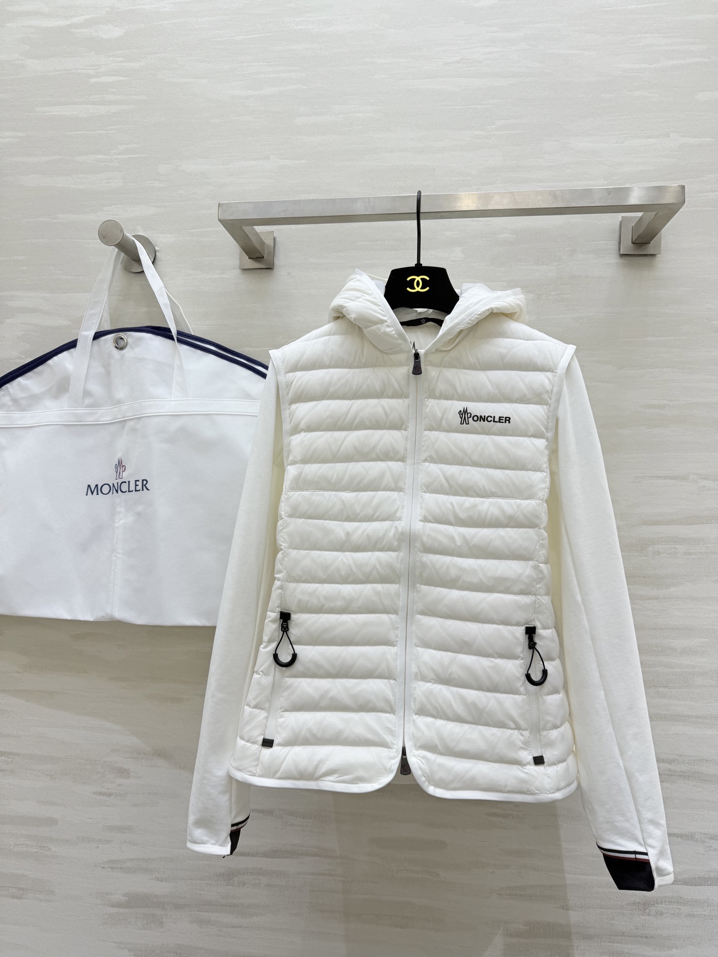 NO:577101,Comes with dust bag #Moncle new autumn and winter hooded goose down jacket, high quality customization, ready for sale, size 0/1/2 (shoulder width 37 in size 0, chest 88, length 60),,hats,alexander wang19860909配防尘袋#Moncle秋冬新款 连帽鹅绒服 高品质定制 现货首发size0/1/2（0码肩宽37,胸围88,衣长60）,,hats,alexander wang,Women's clothing