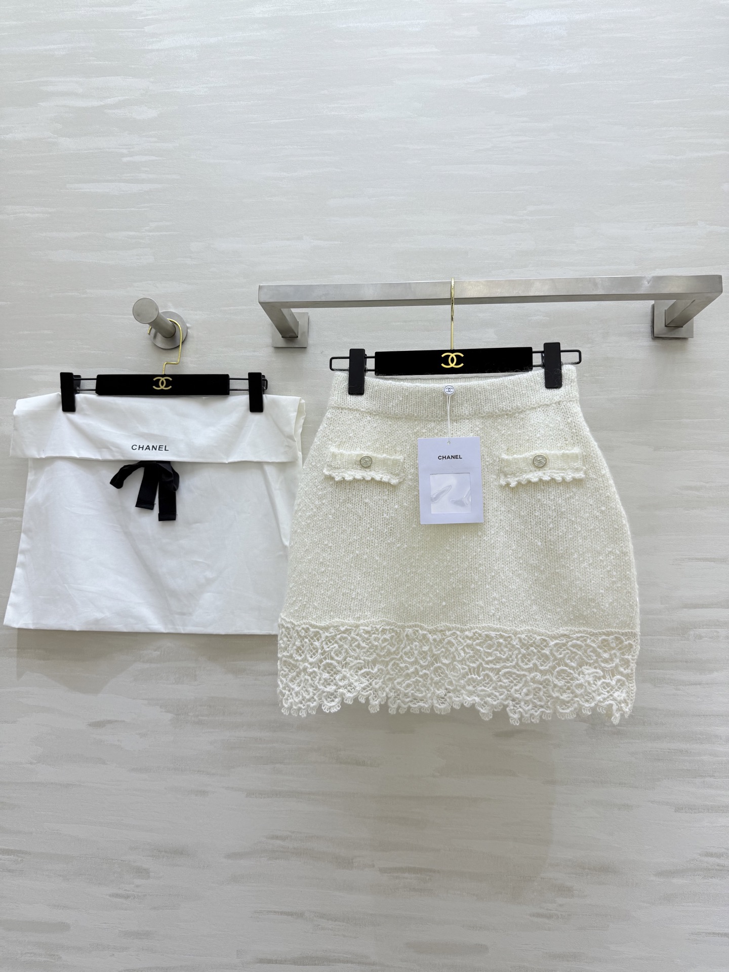 NO:579373,#ChaneK white moonlight lace skirt, high quality customization, ready for sale, size 36/38/40,,chanel,skirts,alexander wang19860909#ChaneK白月光蕾丝花边半裙 高品质定制 现货首发size36/38/40,,chanel,skirts,alexander wang,Women's clothing
