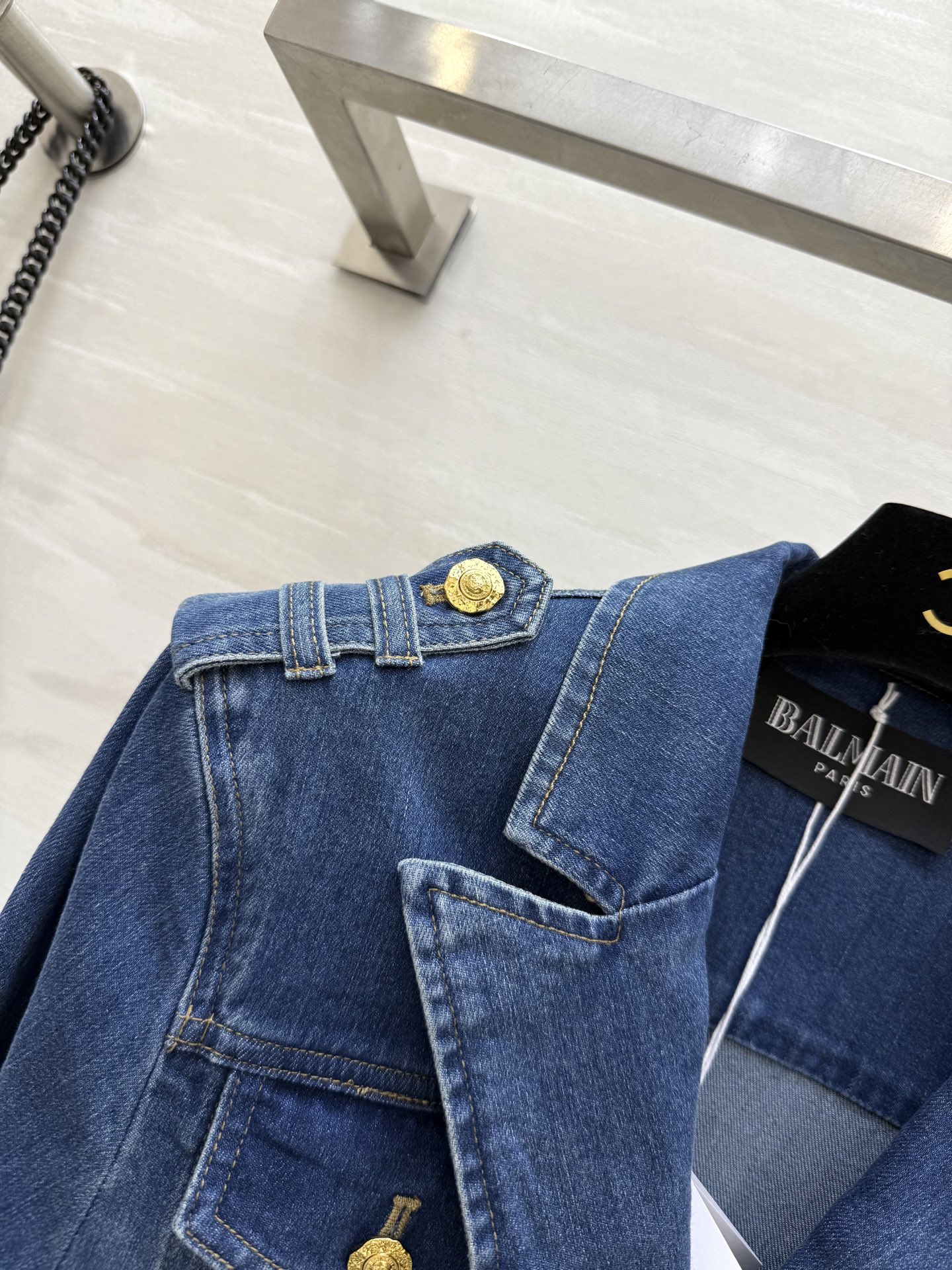 #Balma♡²⁵秋冬系列 扣饰束带牛仔长裙 优质牛仔布＋金属扣饰 复古又现代 收腰剪裁显瘦 搭配宽腰带