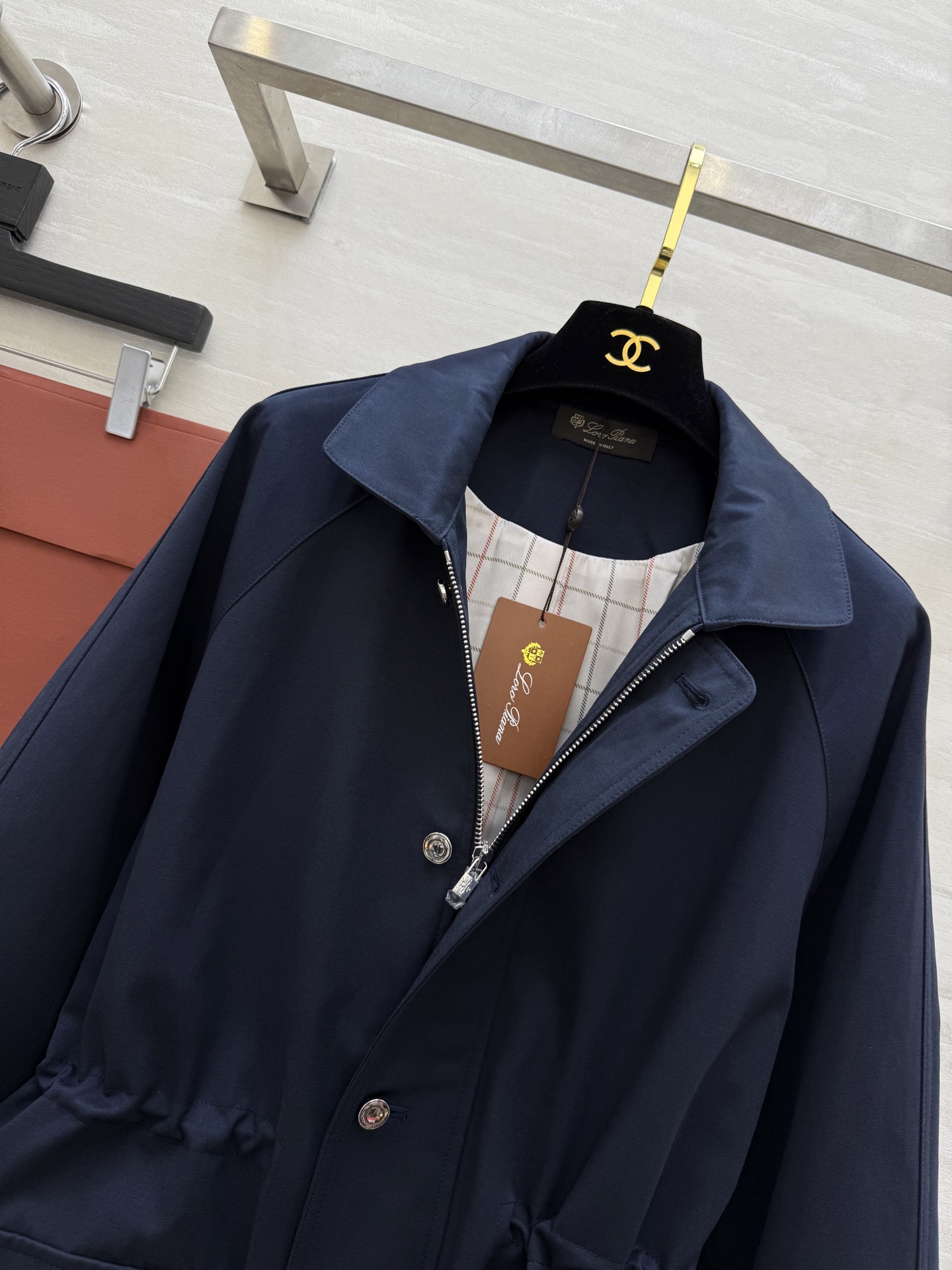 #Loro Pian♡²⁵秋冬新款 翻领收腰风衣外套 腰部可调节收腰显瘦 口袋精致logo刺绣🪡精致高级