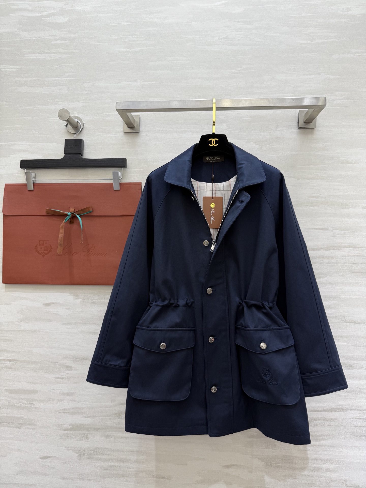 #Loro Pian♡²⁵秋冬新款 翻领收腰风衣外套 腰部可调节收腰显瘦 口袋精致logo刺绣🪡精致高级