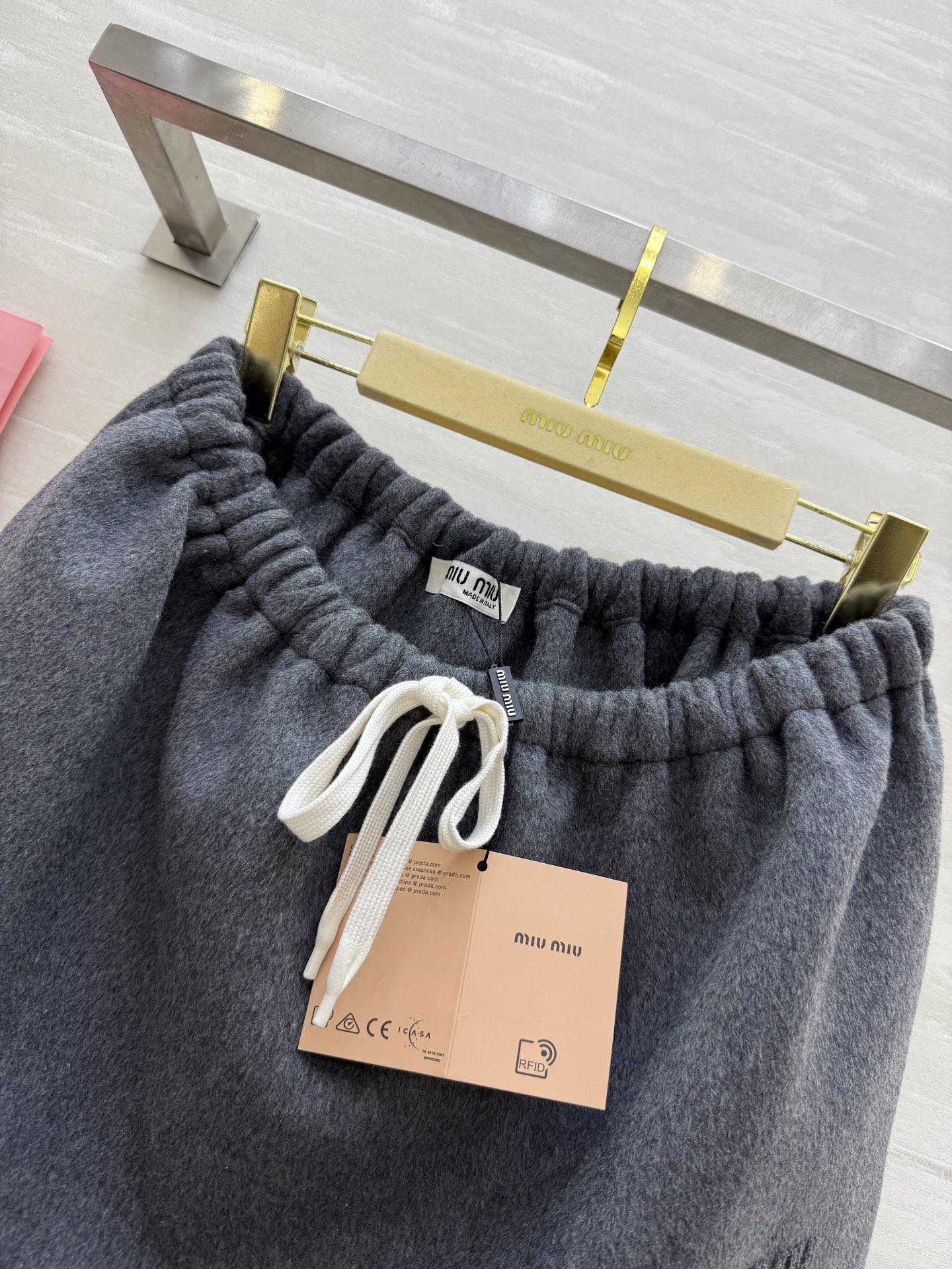 #Miu系双面呢半裙 浅灰色高智感穿搭 高品质定制 现货首发size：S/M/L（s码腰围：72，裙长：