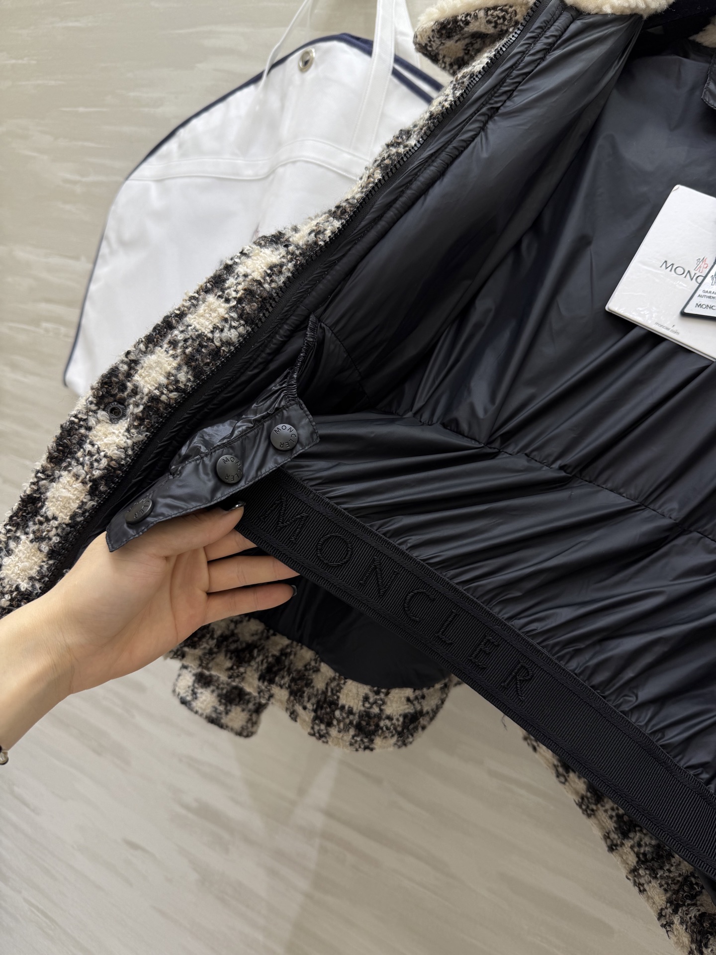 #Moncle♡²⁵秋冬新款 编织羊毛花呢鹅绒服 内里填充90白鹅绒 外层羊毛混纺编织面料 高品质定制 