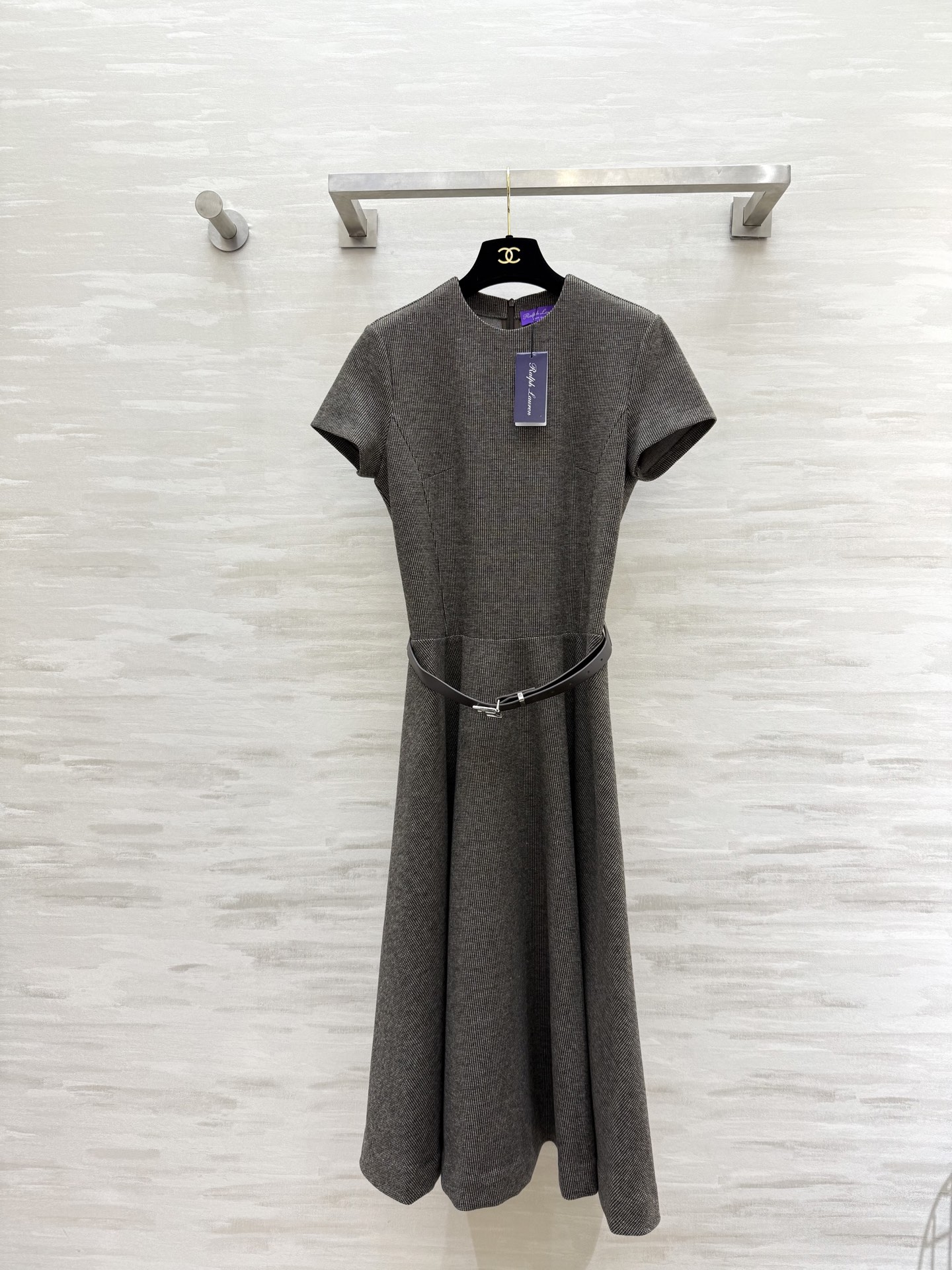 NO:587434,#Ralph Laure autumn and winter new style purple label old money style short-sleeved dress customized retro plaid fabric high quality ready in stock first sizeS/M/L (S size shoulder width 36, bust 86, length 116),,loro piana,skirts,T-shirt,alexander wang19860909#Ralph Laure秋冬新款 紫標老钱风短袖连衣裙 定制复古格纹面料 高品质 现货首发sizeS/M/L（s码肩宽36,胸围86,衣长116）,,loro piana,skirts,T-shirt,alexander wang,Women's clothing