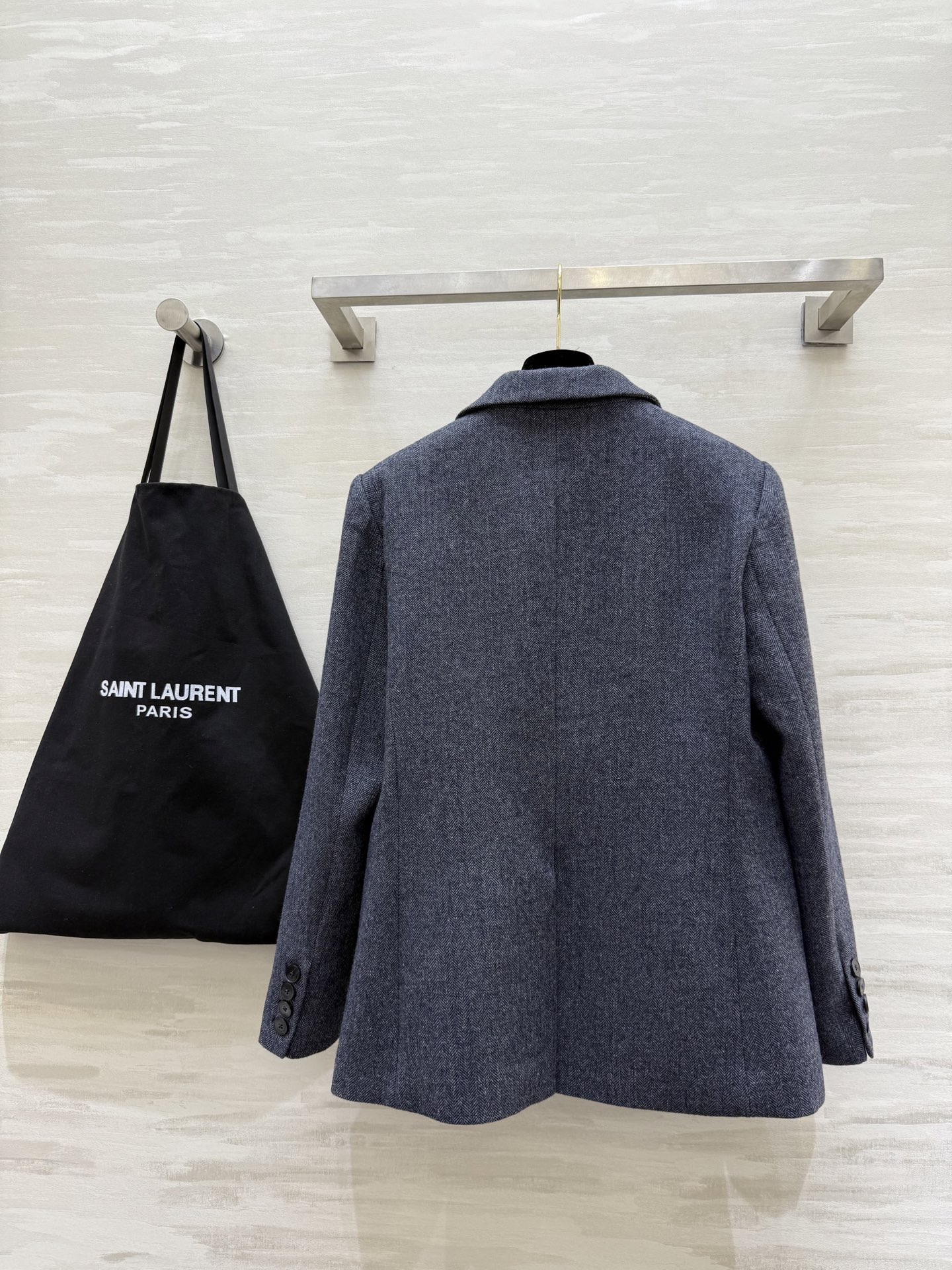 #ysl²⁵秋冬新款 羊毛人字纹西装外套 配送胸针精致高级 高品质 现货首发size：S/M/L（s码胸