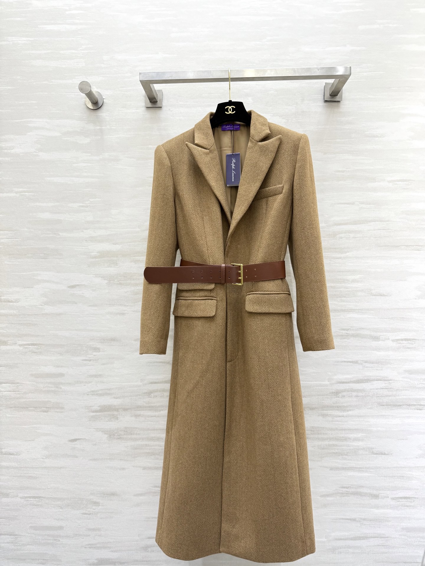 NO:587448,#Ralph Laure new autumn and winter style wool herringbone lapel coat, custom retro wool herringbone fabric, high quality, ready for sale, sizeS/M/L (S size shoulder width 39, chest 96, length 119),,loro piana,alexander wang19860909#Ralph Laure秋冬新款 羊毛人字纹翻领大衣 定制复古羊毛人字纹面料 高品质 现货首发sizeS/M/L（s码肩宽39,胸围96,衣长119）,,loro piana,alexander wang,Women's clothing