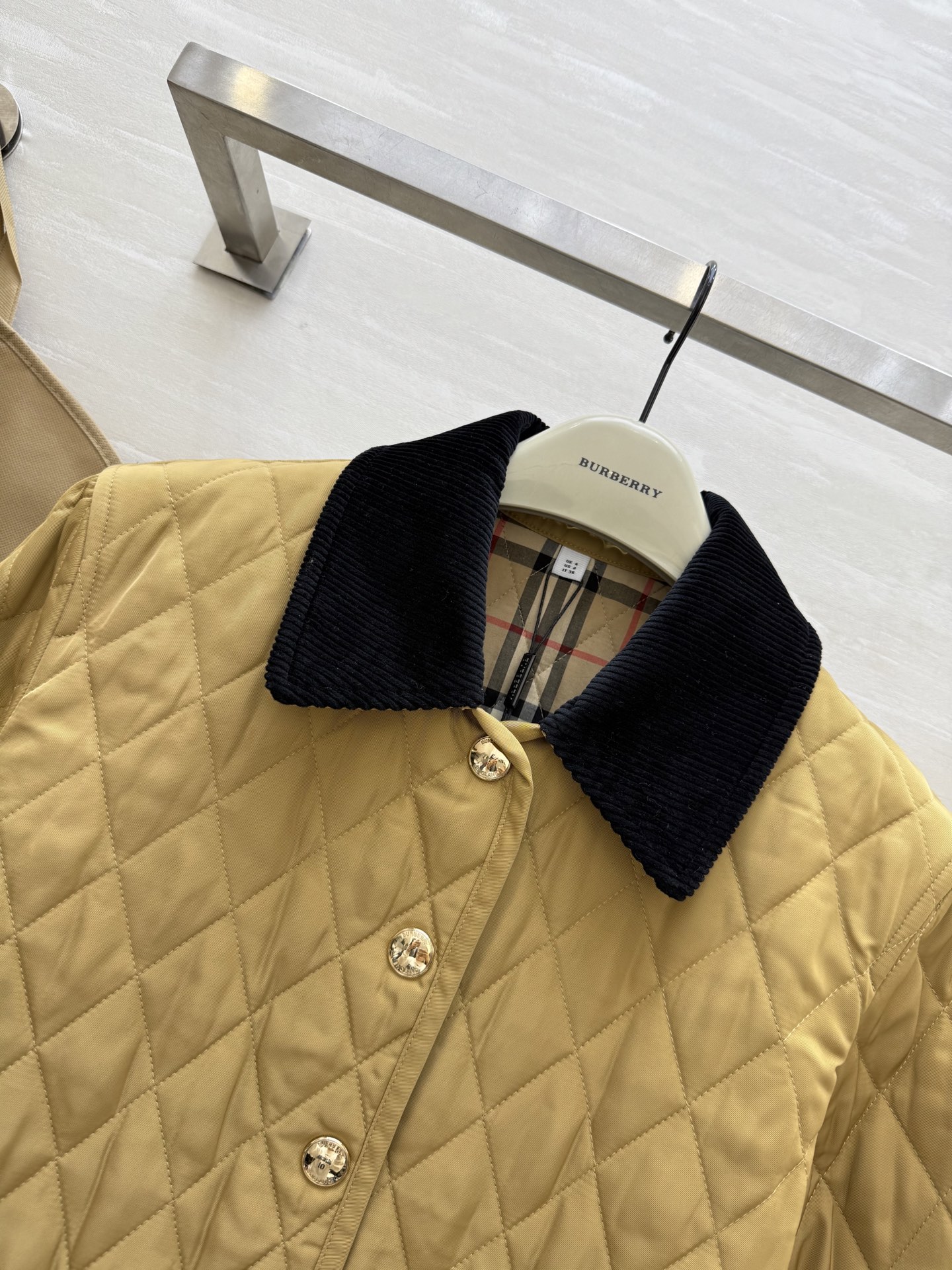 #Burberr♡²⁵秋冬新款棉服🍂和秋冬好适配呀 上身好好看 氛围感满满 经典款时髦又保暖 高品质定制