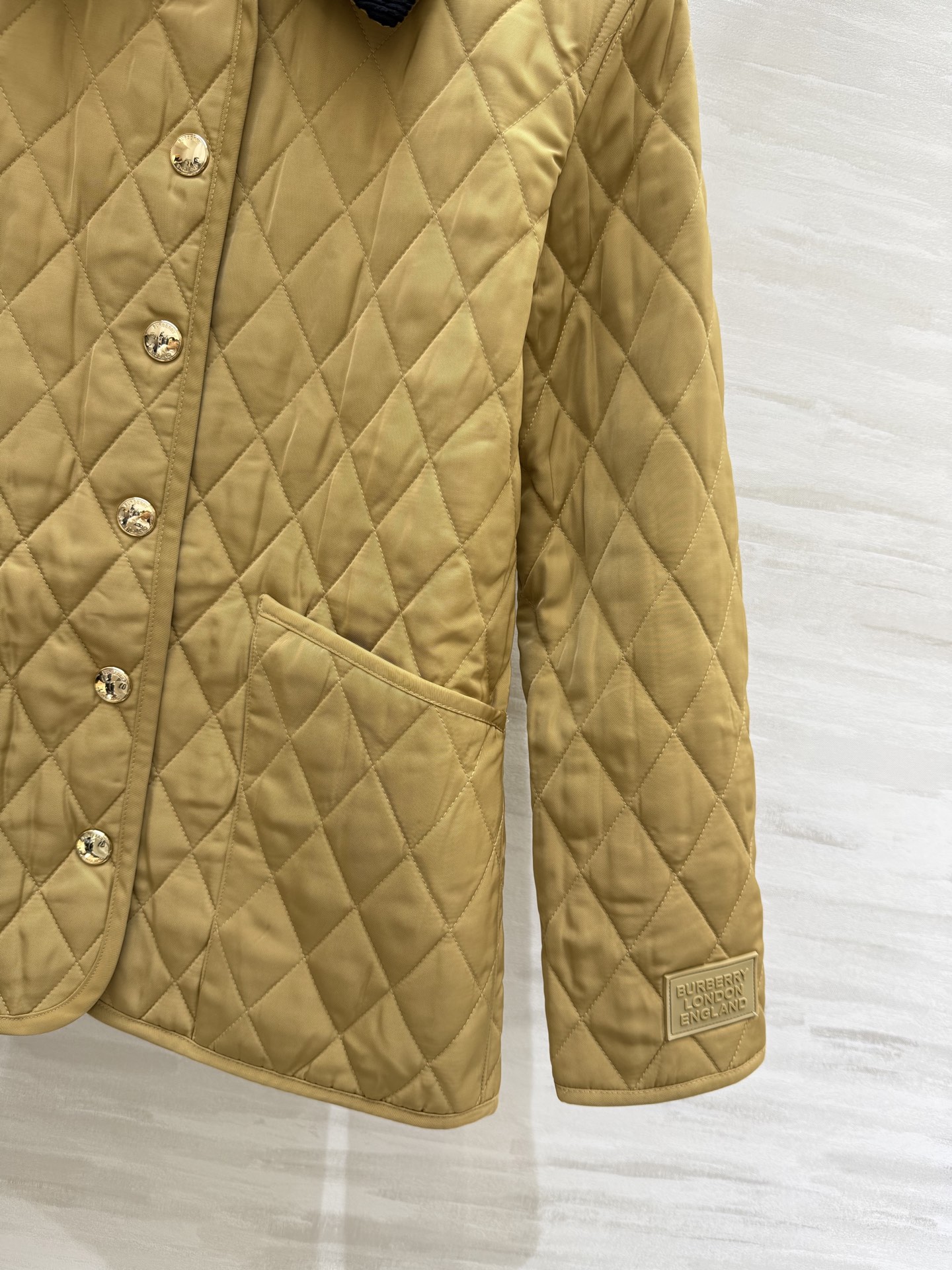 #Burberr♡²⁵秋冬新款棉服🍂和秋冬好适配呀 上身好好看 氛围感满满 经典款时髦又保暖 高品质定制