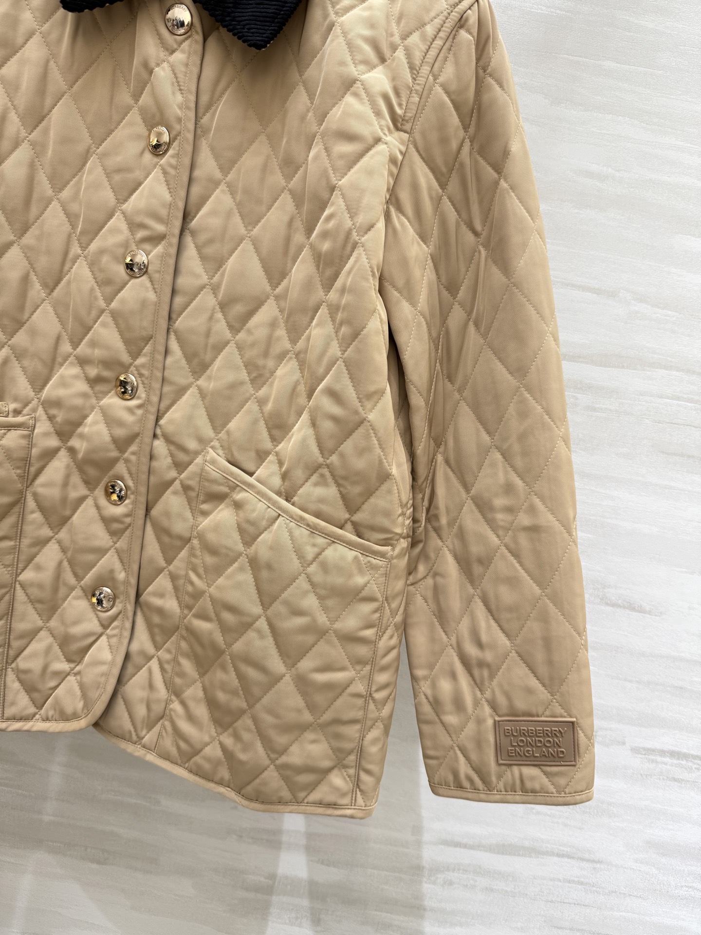 #Burberr♡²⁵秋冬新款棉服🍂和秋冬好适配呀 上身好好看 氛围感满满 经典款时髦又保暖 高品质定制