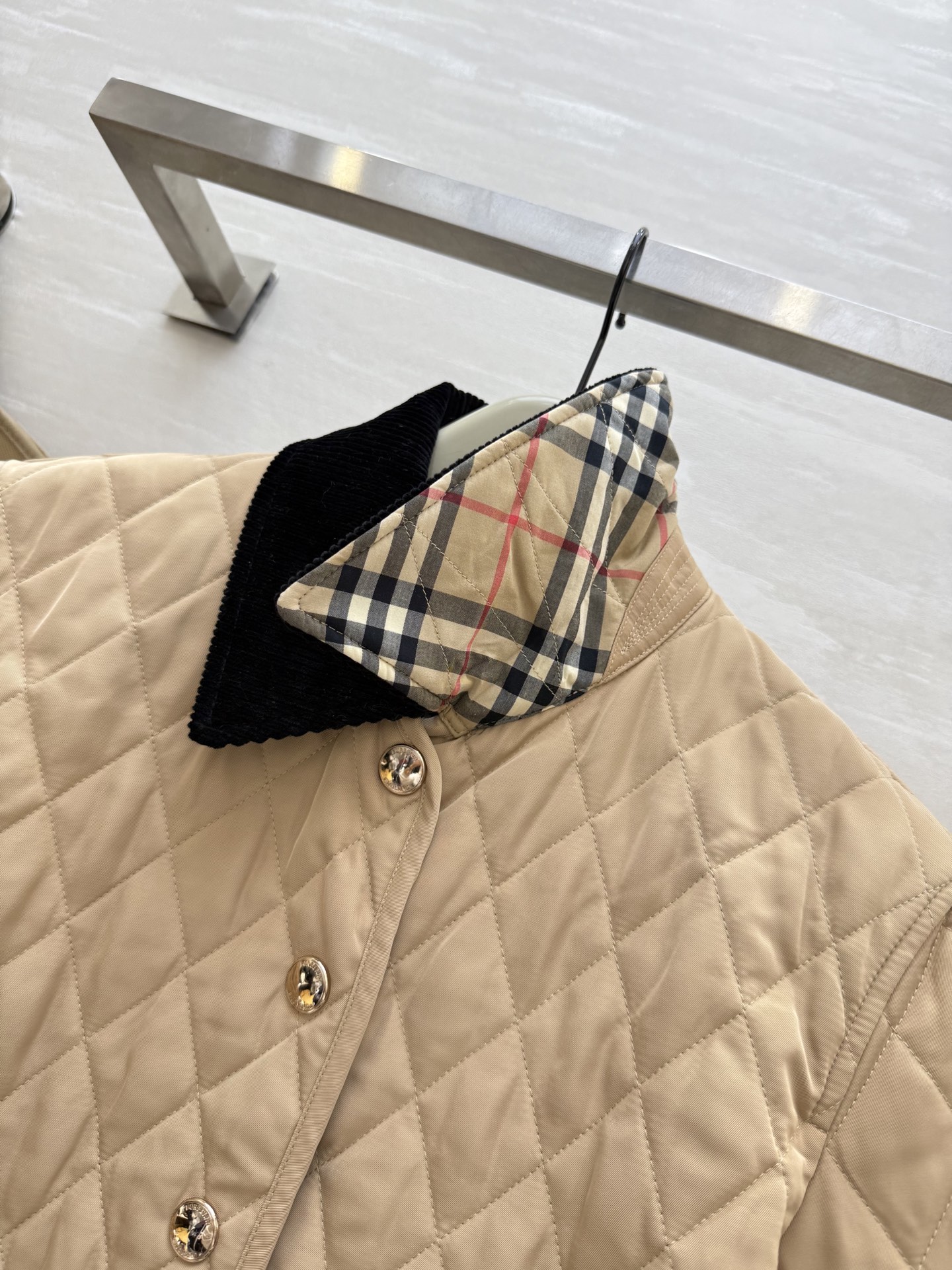 #Burberr♡²⁵秋冬新款棉服🍂和秋冬好适配呀 上身好好看 氛围感满满 经典款时髦又保暖 高品质定制