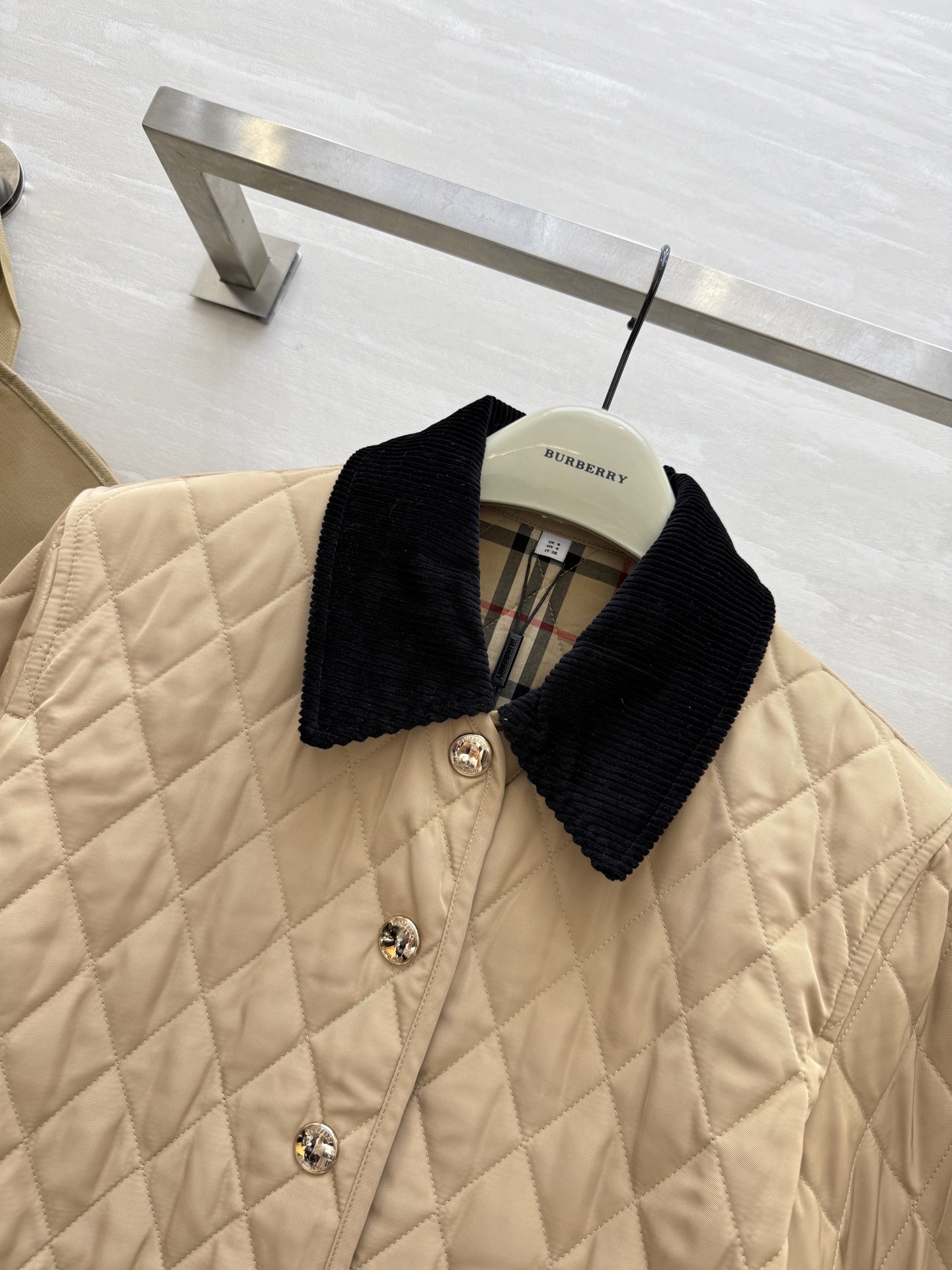 #Burberr♡²⁵秋冬新款棉服🍂和秋冬好适配呀 上身好好看 氛围感满满 经典款时髦又保暖 高品质定制