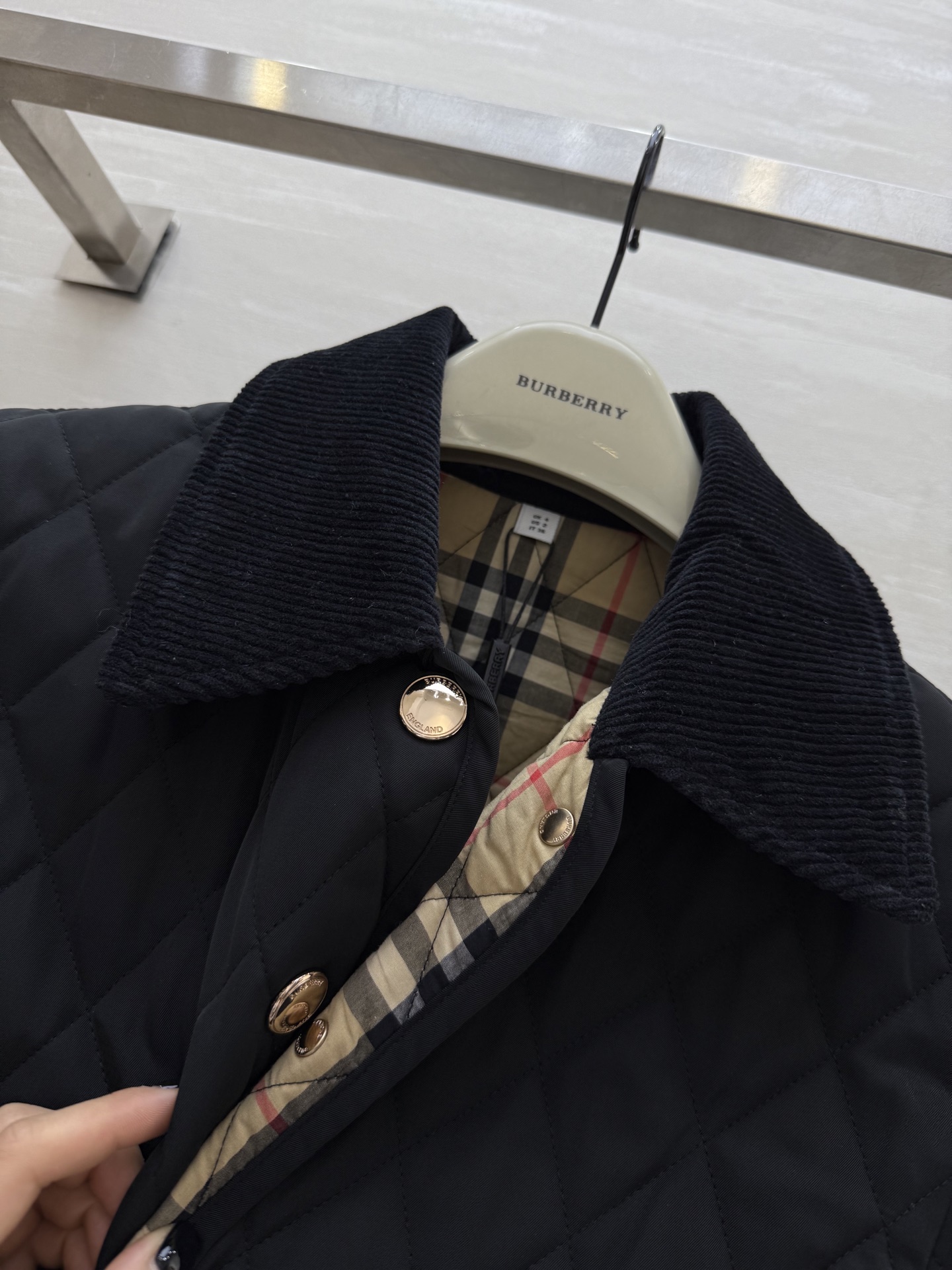 #Burberr♡²⁵秋冬新款棉服🍂和秋冬好适配呀 上身好好看 氛围感满满 经典款时髦又保暖 高品质定制