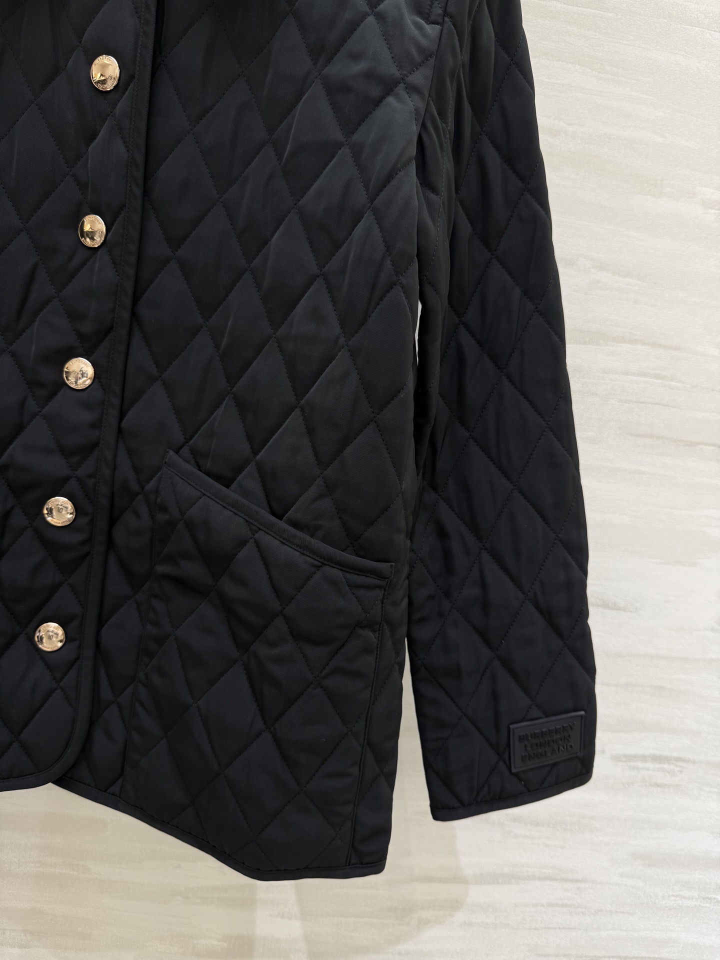 #Burberr♡²⁵秋冬新款棉服🍂和秋冬好适配呀 上身好好看 氛围感满满 经典款时髦又保暖 高品质定制