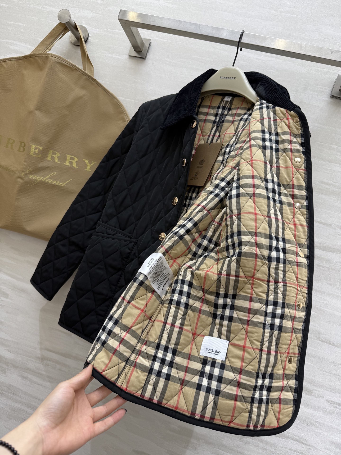 #Burberr♡²⁵秋冬新款棉服🍂和秋冬好适配呀 上身好好看 氛围感满满 经典款时髦又保暖 高品质定制