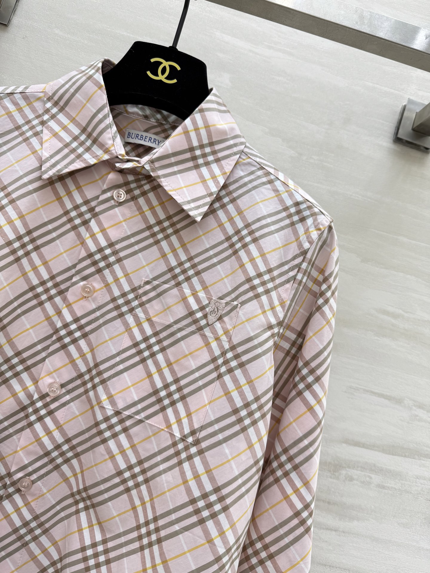 #Burberr♡²⁵秋冬新款 粉色格纹衬衣 高品质定制 现货首发size：4/6/8/10/12（uk