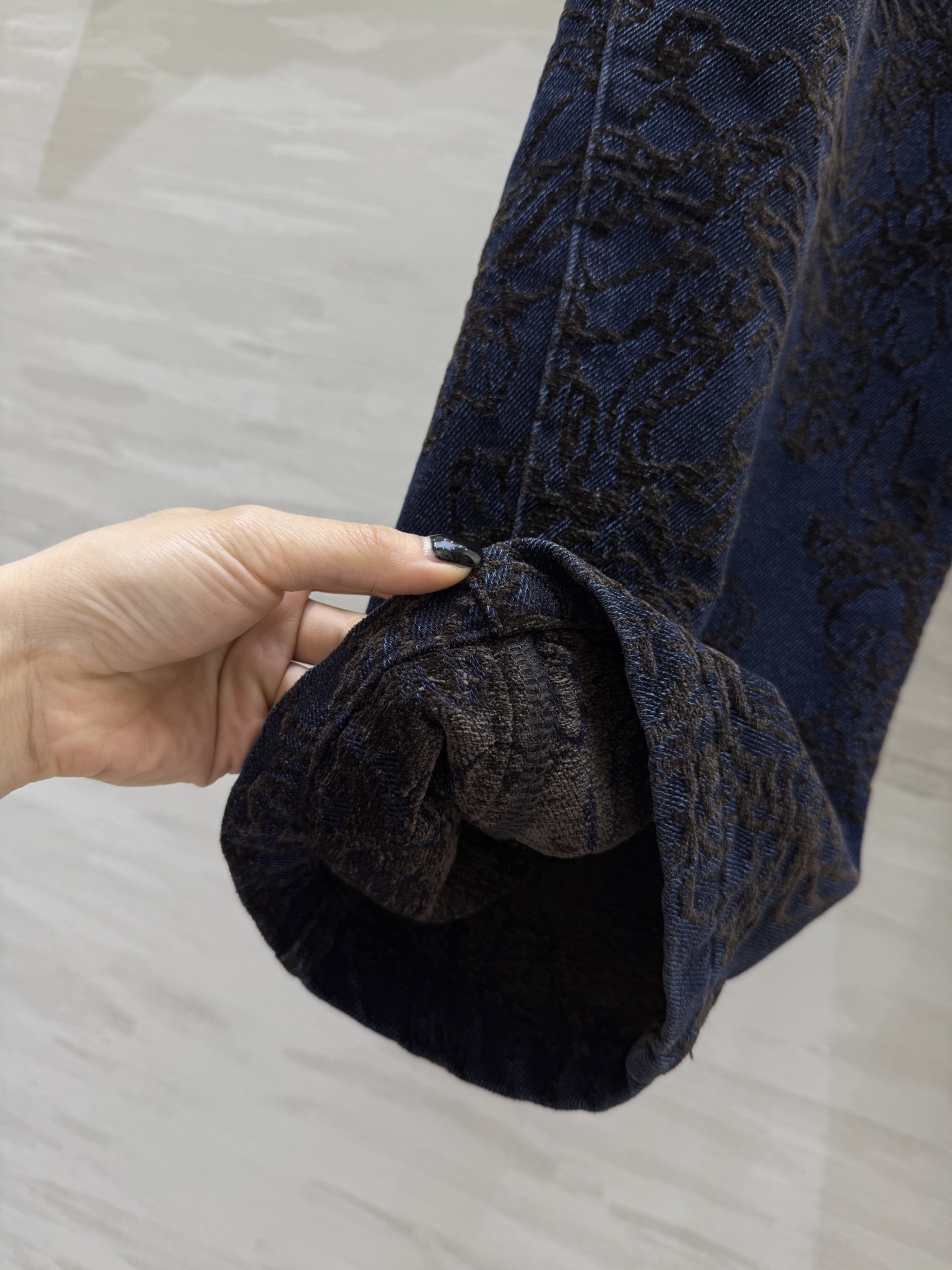 #Brunello Cucinell♡²⁵秋冬新款 重工提花弯刀式牛仔裤 超级无敌爆单款 裤型无敌正！高