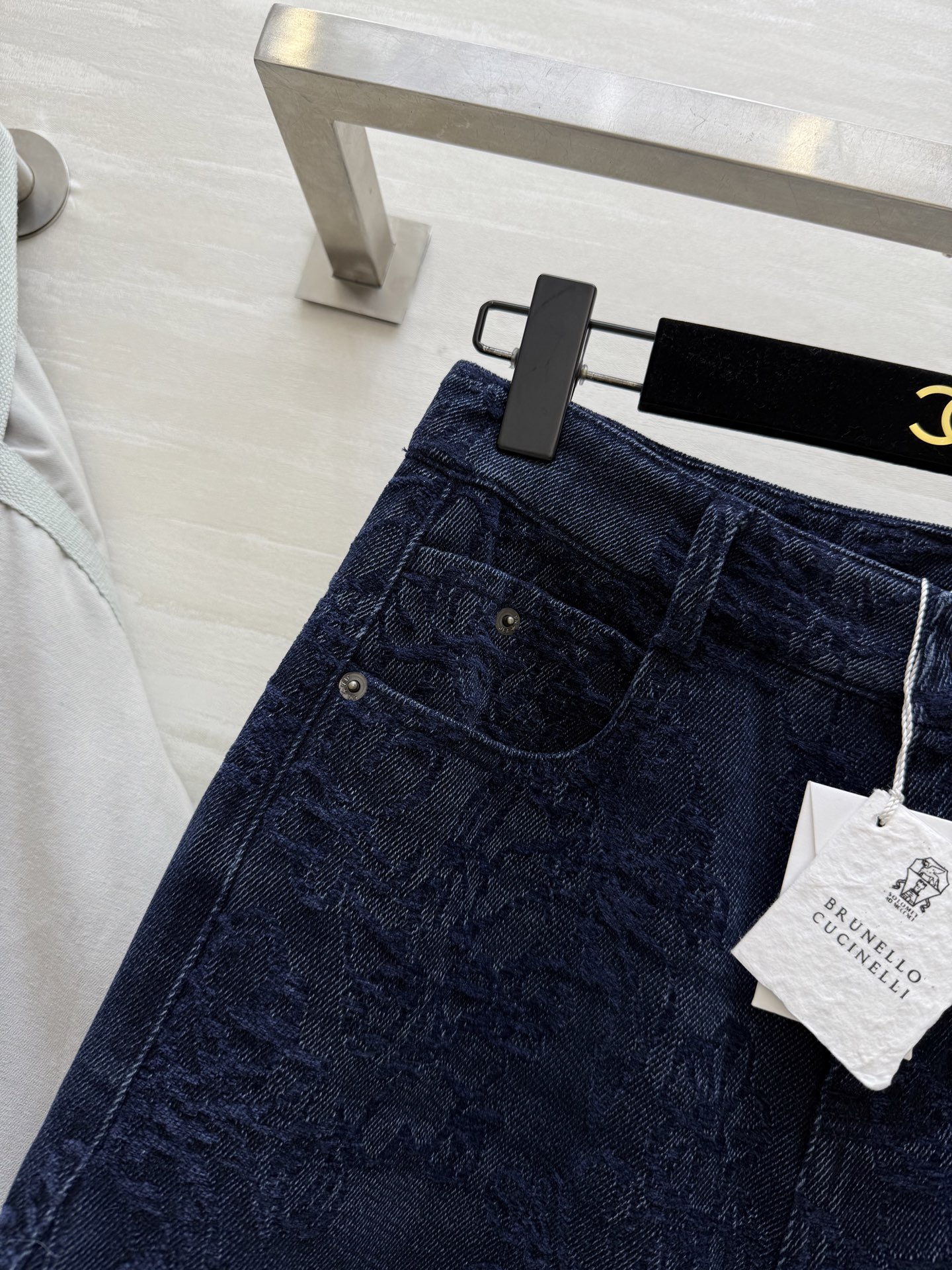 #Brunello Cucinell♡²⁵秋冬新款 重工提花弯刀式牛仔裤 超级无敌爆单款 裤型无敌正！高