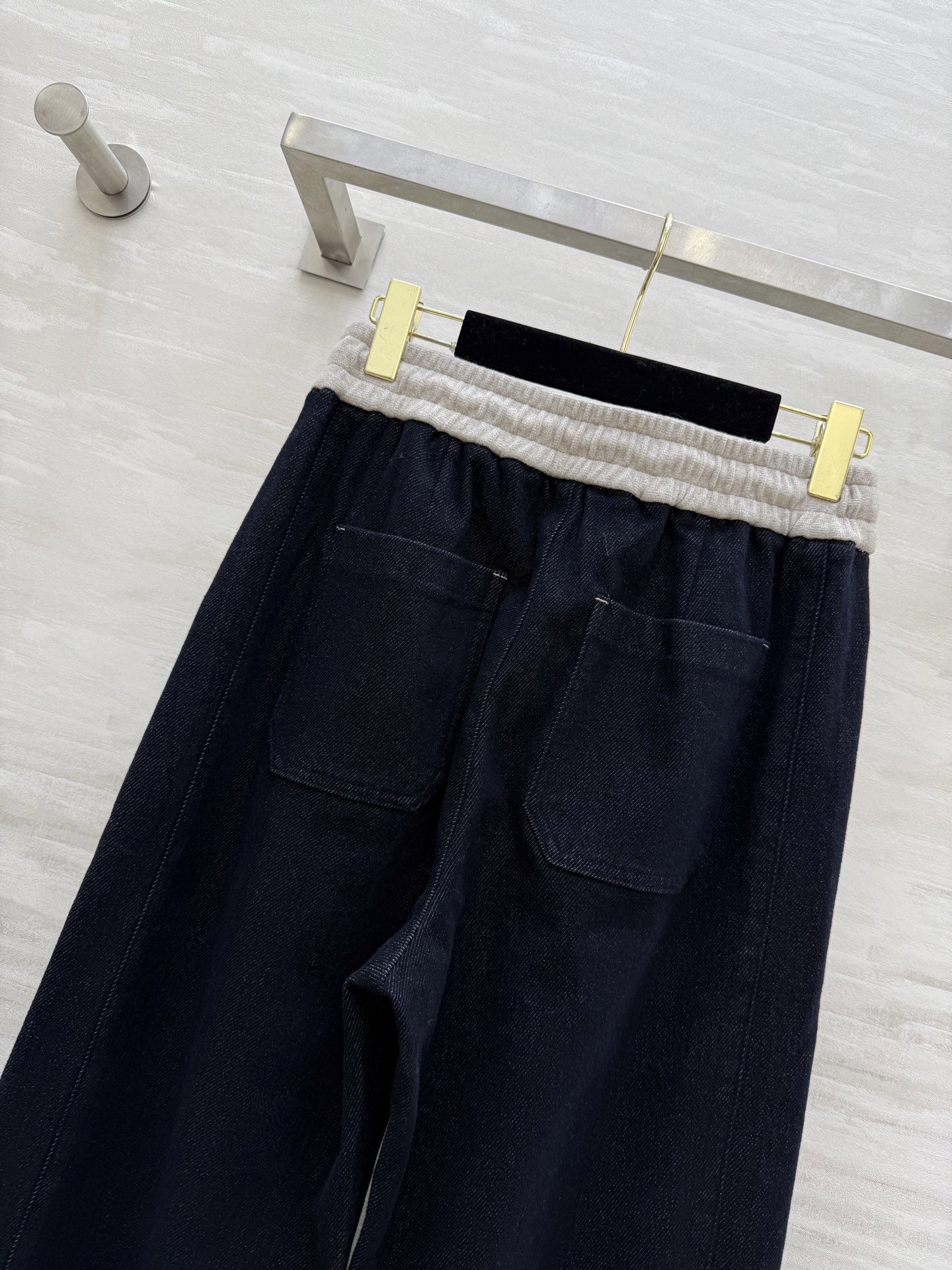 #Loew♡²⁵秋冬新款 加绒牛仔裤 腰部弹力抽绳腰头设计 裤型无敌显瘦 高品质定制 现货首发size：