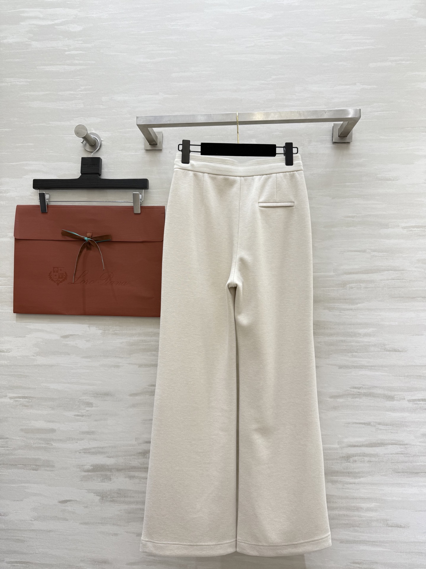 #Loro Pian♡²⁵秋冬新款 弯刀式长裤 高品质定制 现货首发size：26/27/28/29/3