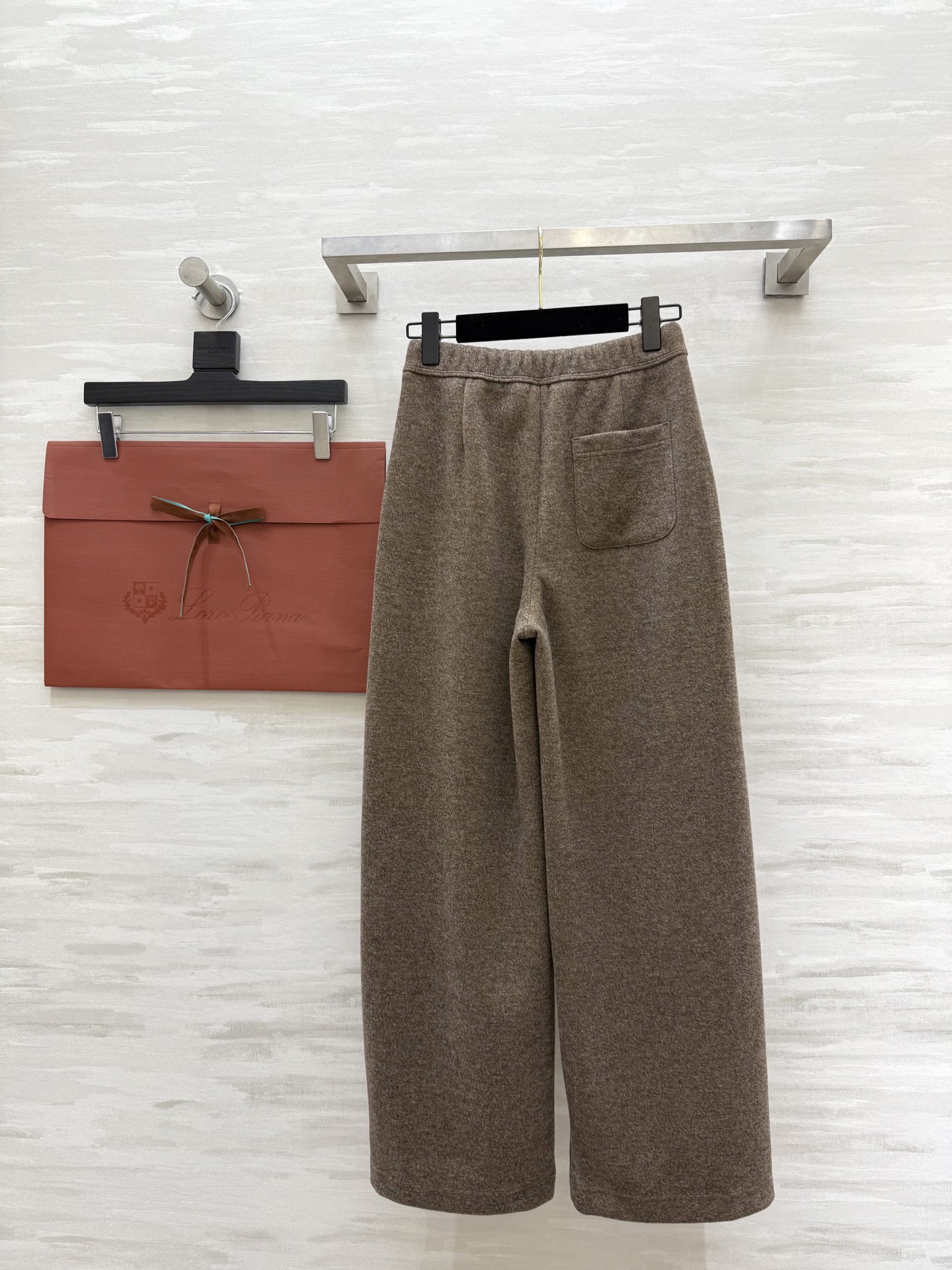 #Loro Pian♡²⁵秋冬新款 弯刀式长裤 高品质定制 现货首发size：26/27/28/29/3