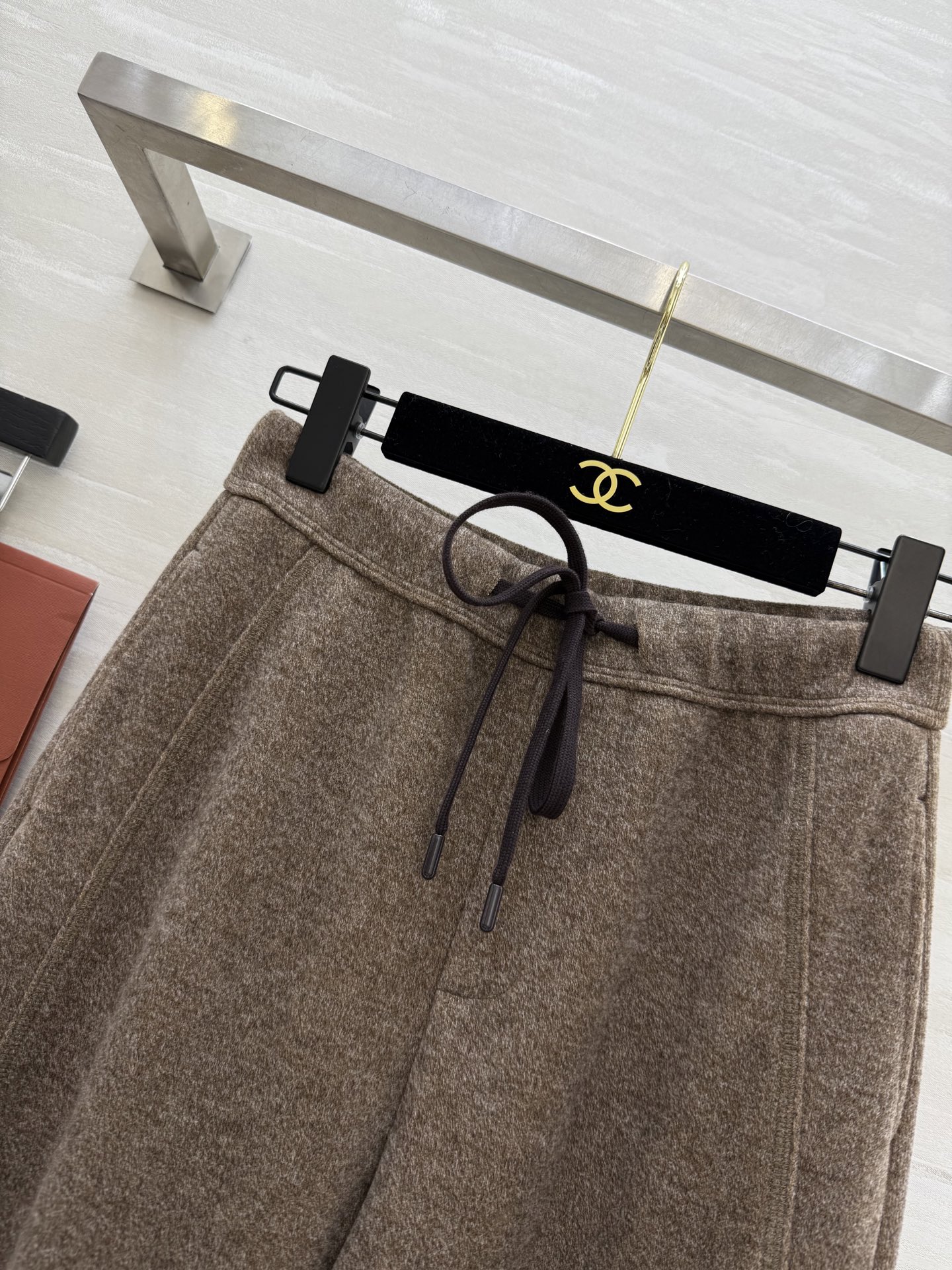 #Loro Pian♡²⁵秋冬新款 弯刀式长裤 高品质定制 现货首发size：26/27/28/29/3