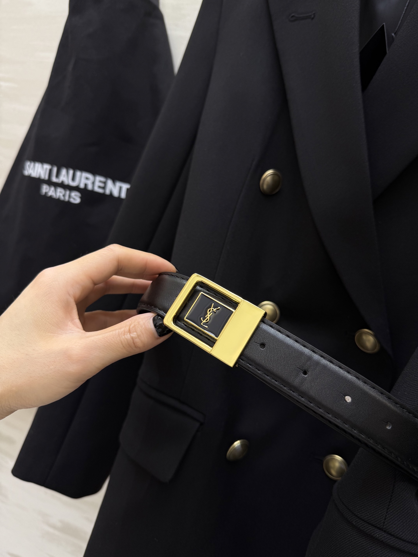 #YSL²⁵秋冬新款 金扣布雷泽西装 配送腰带 非常显腰身的一款精致西装外套 灵感来源于英国海军 高品质