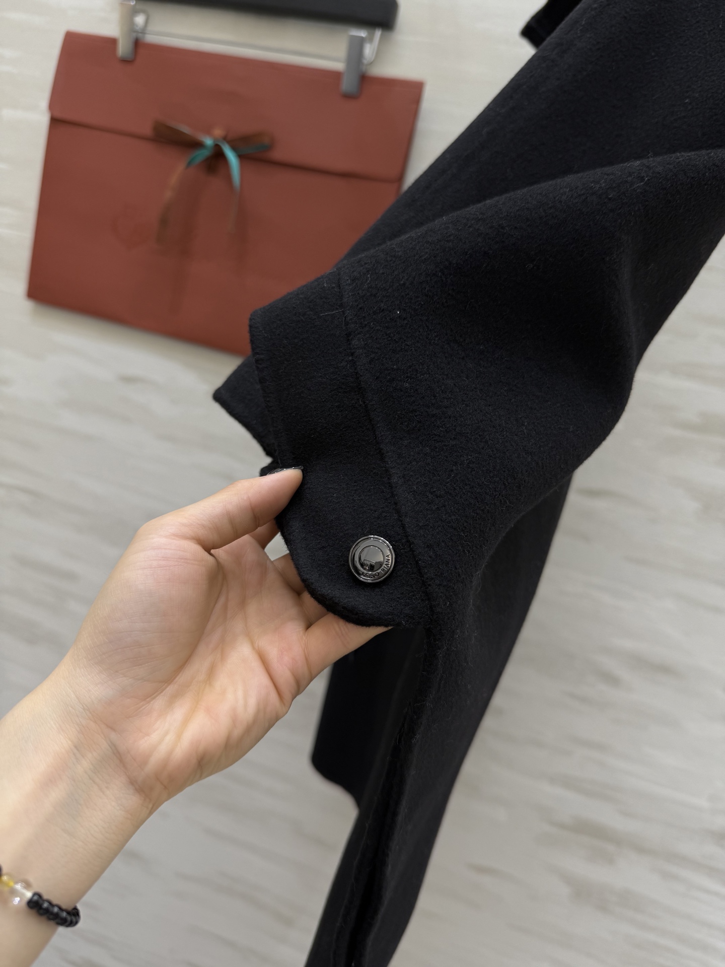 LP｜Salzburg 女士斗篷外套🐏采用羊绒面料制成的标志性斗篷 经典剪裁 衣长遮臀 可系plonge