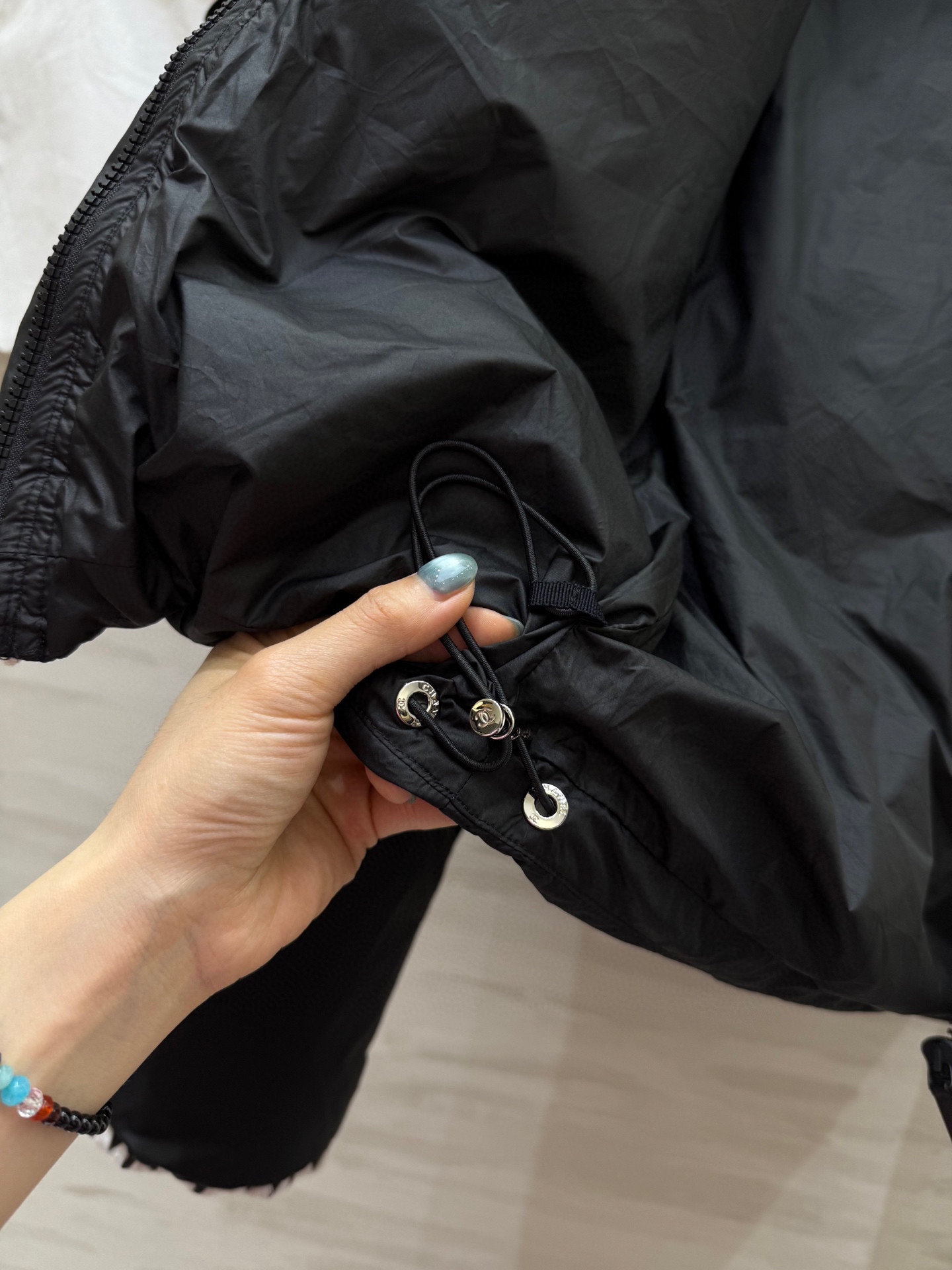 #Chane♡²⁵秋冬新款 羽绒服 黑色撞色边+精致镂空花边 优雅又时髦 填充90%白鸭绒 保暖力满分 