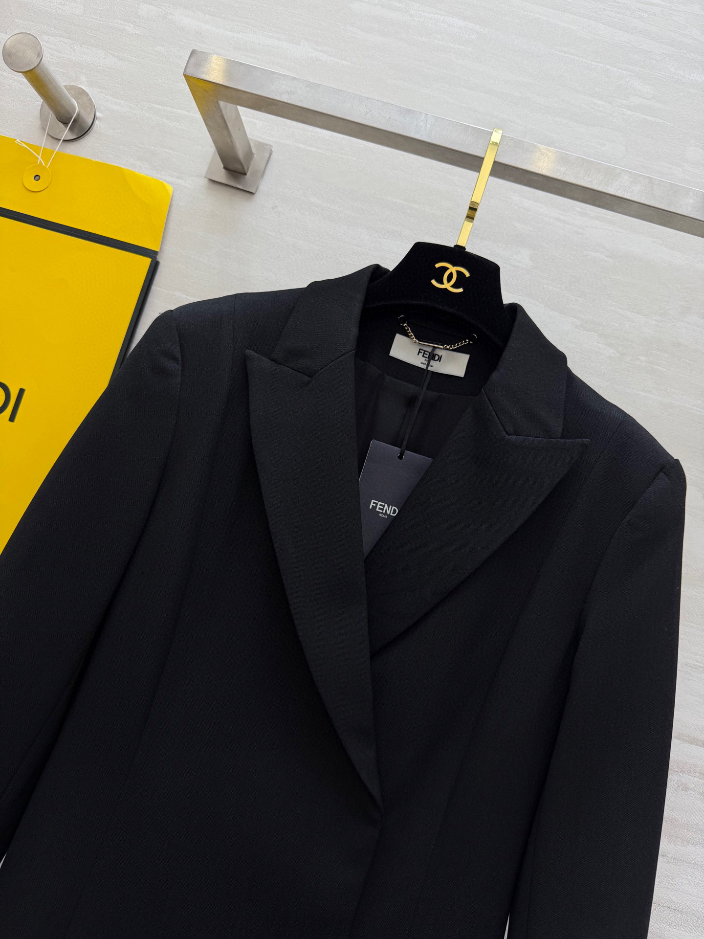 #FEND♡²⁵秋冬新款 「飒到炸廓形风衣式连衣裙」——不费力的大女主气场 高品质 现货首发size：S