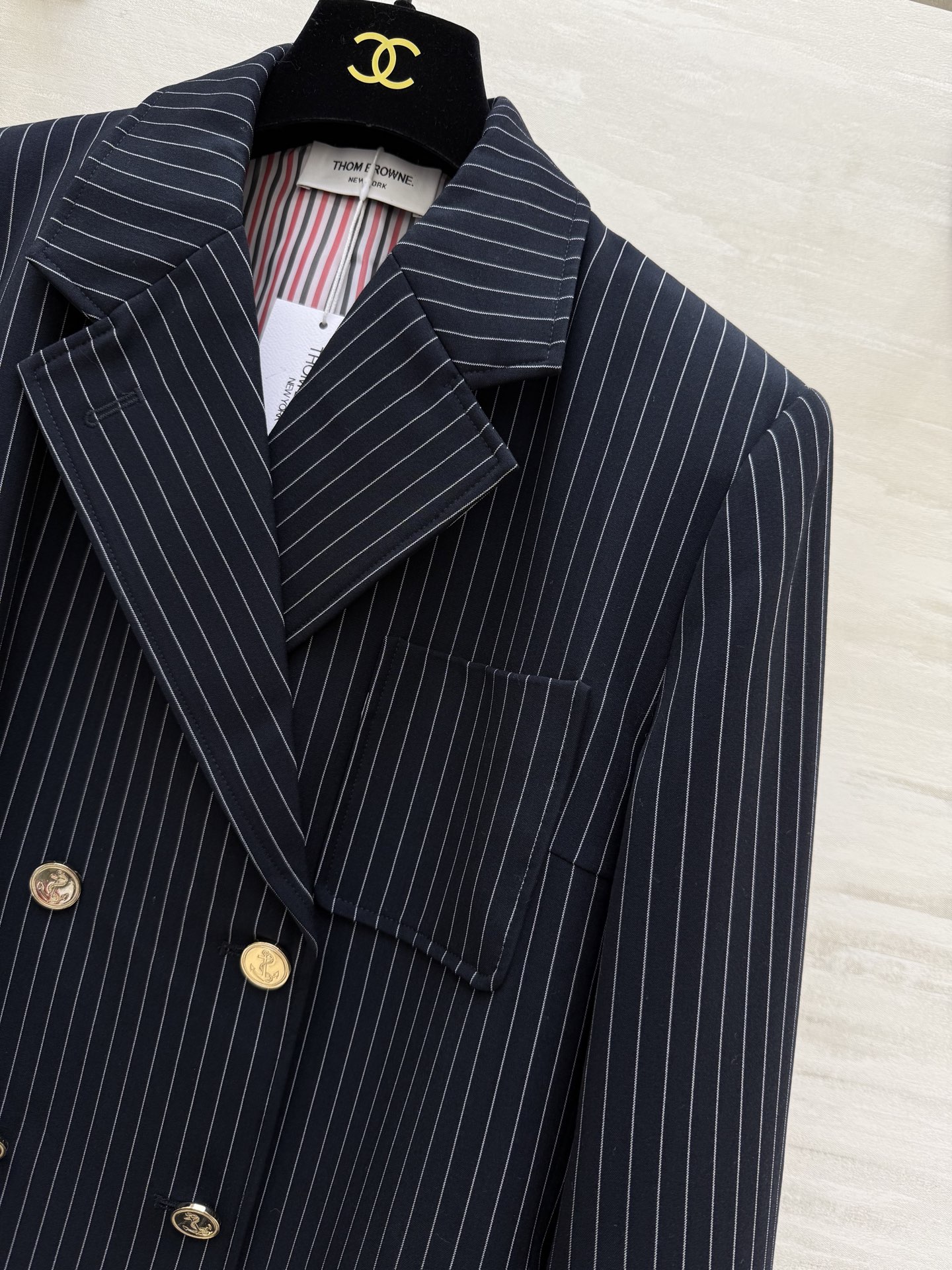 #Thom Brown♡²⁵秋冬新款条纹中长款西装 深色底布+细条纹 低调优雅 经典翻领＋金属纽扣细节满