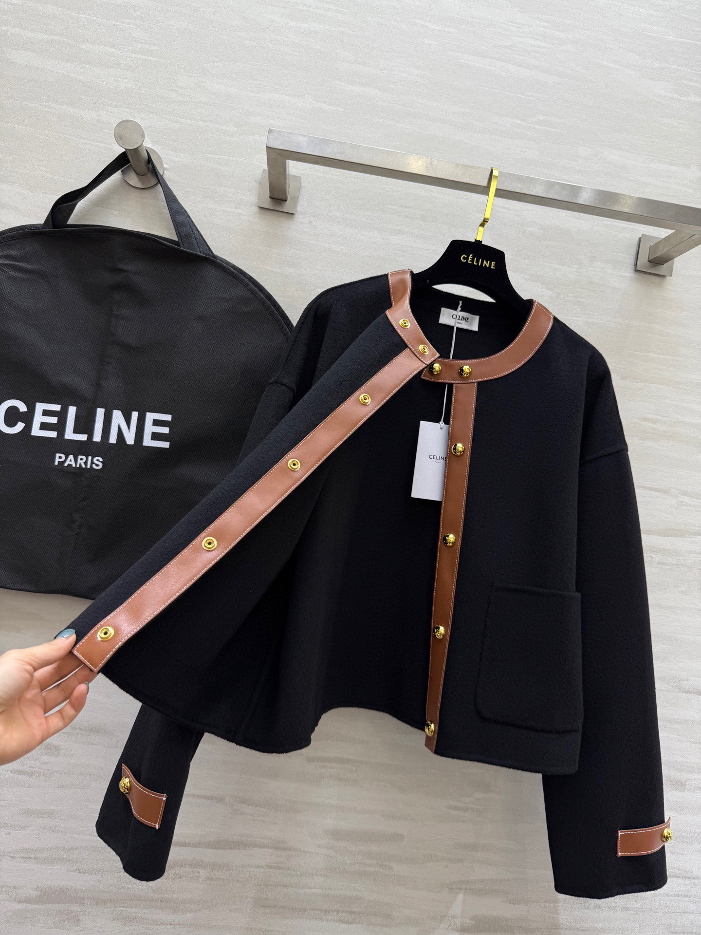 #Celin♡²⁵秋冬新款 金扣凯旋门羊毛外套 高品质定制 现货首发size：S/M/L（s码肩宽：55