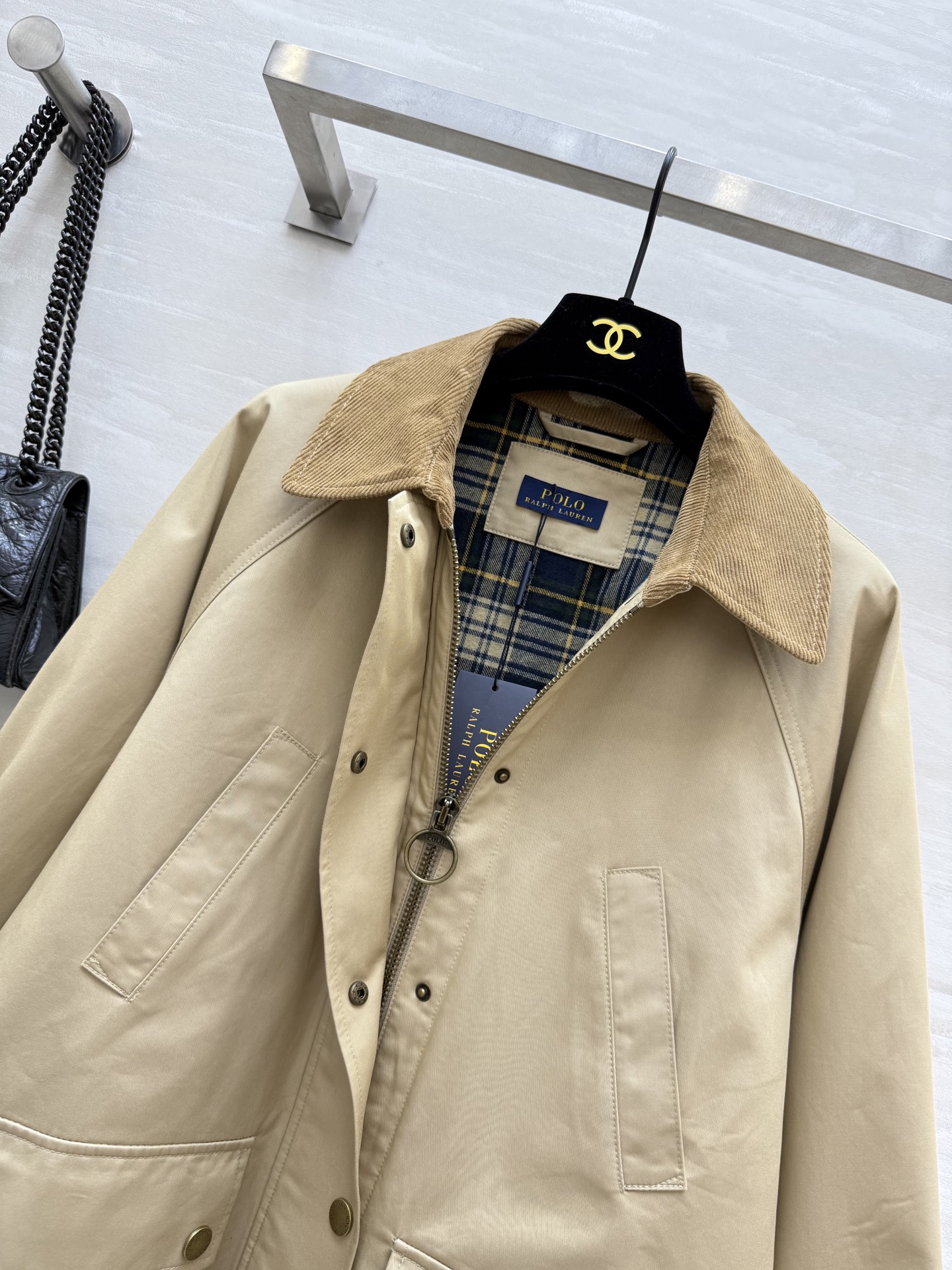 #POLO²⁵秋冬新款 猎装外套 卡其色面料 轻微防水防风 经典灯芯绒翻领+内里格纹拼接 细节满满 中长