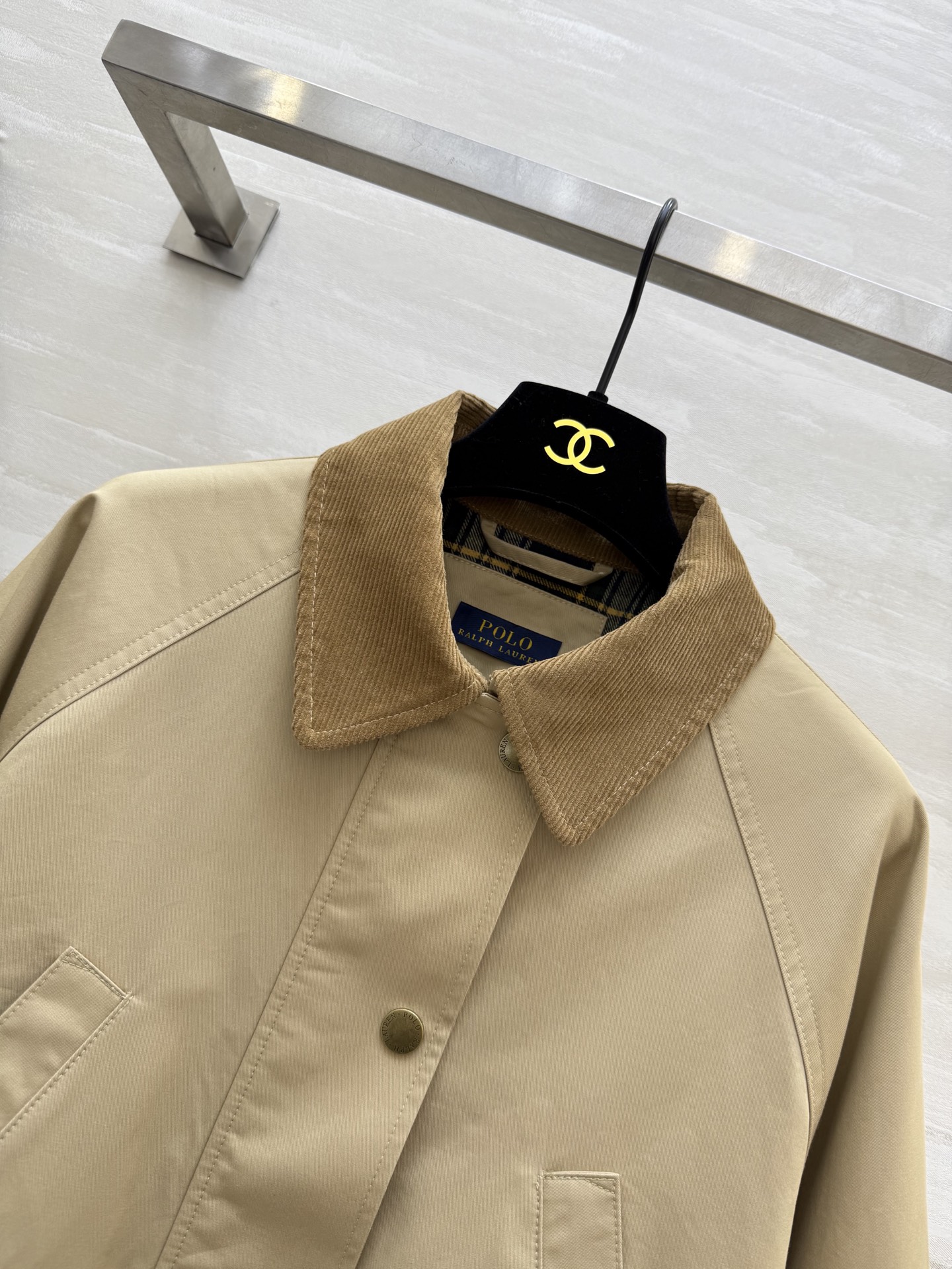 #POLO²⁵秋冬新款 猎装外套 卡其色面料 轻微防水防风 经典灯芯绒翻领+内里格纹拼接 细节满满 中长