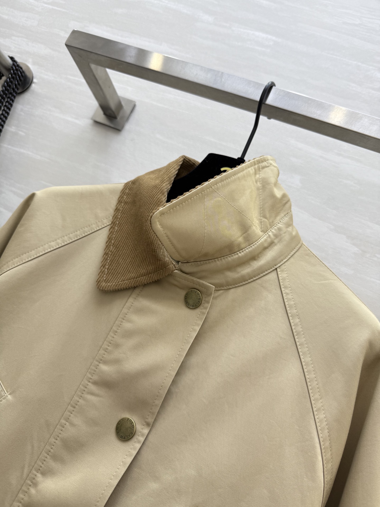 #POLO²⁵秋冬新款 猎装外套 卡其色面料 轻微防水防风 经典灯芯绒翻领+内里格纹拼接 细节满满 中长