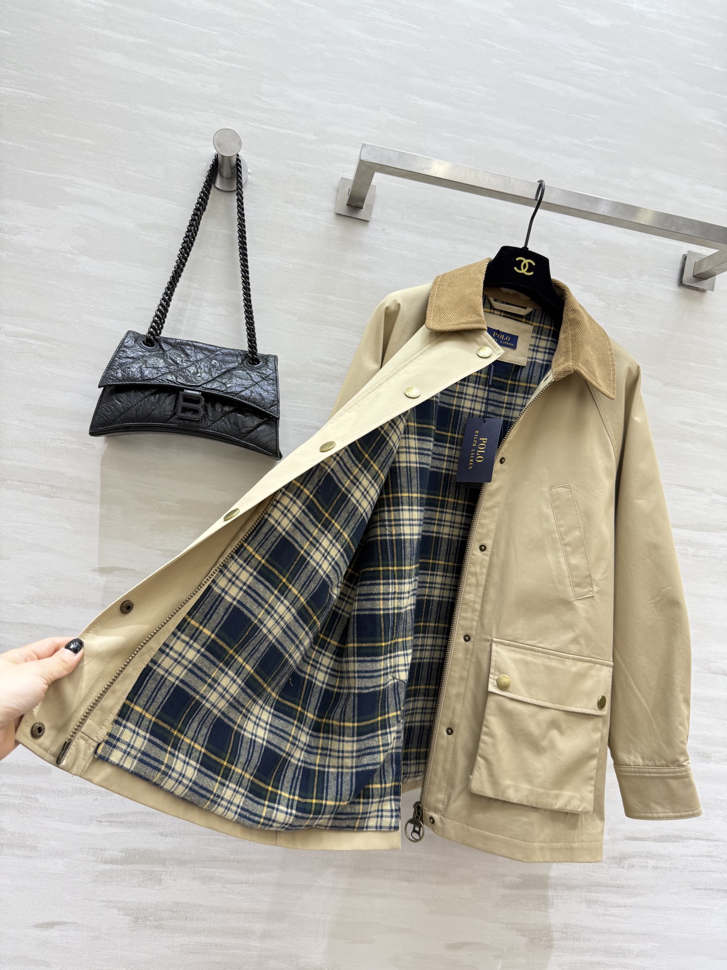 #POLO²⁵秋冬新款 猎装外套 卡其色面料 轻微防水防风 经典灯芯绒翻领+内里格纹拼接 细节满满 中长