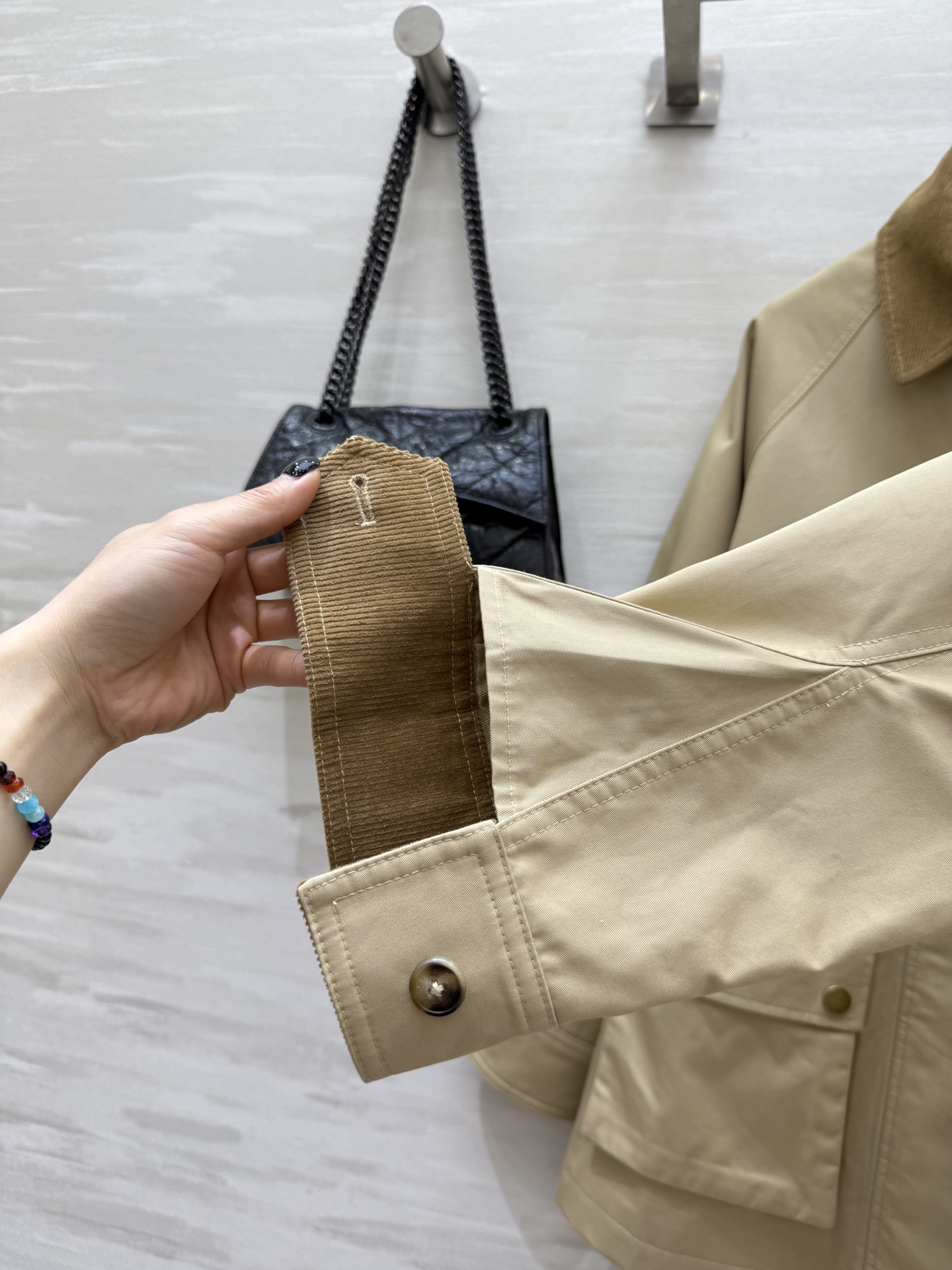 #POLO²⁵秋冬新款 猎装外套 卡其色面料 轻微防水防风 经典灯芯绒翻领+内里格纹拼接 细节满满 中长