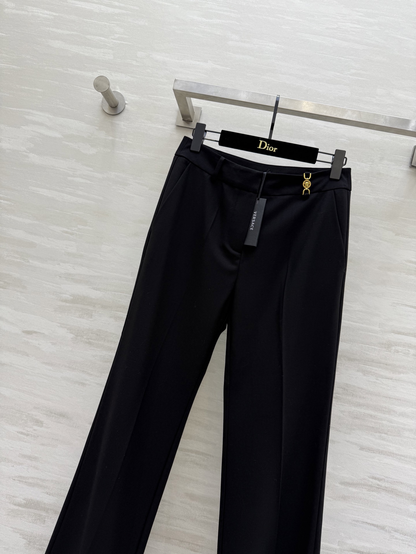 #Versac♡²⁵秋冬新款 西裤 微喇版型 修饰腿形和身形比例简直没话说！搭配西服也是绝绝子！黑色完全