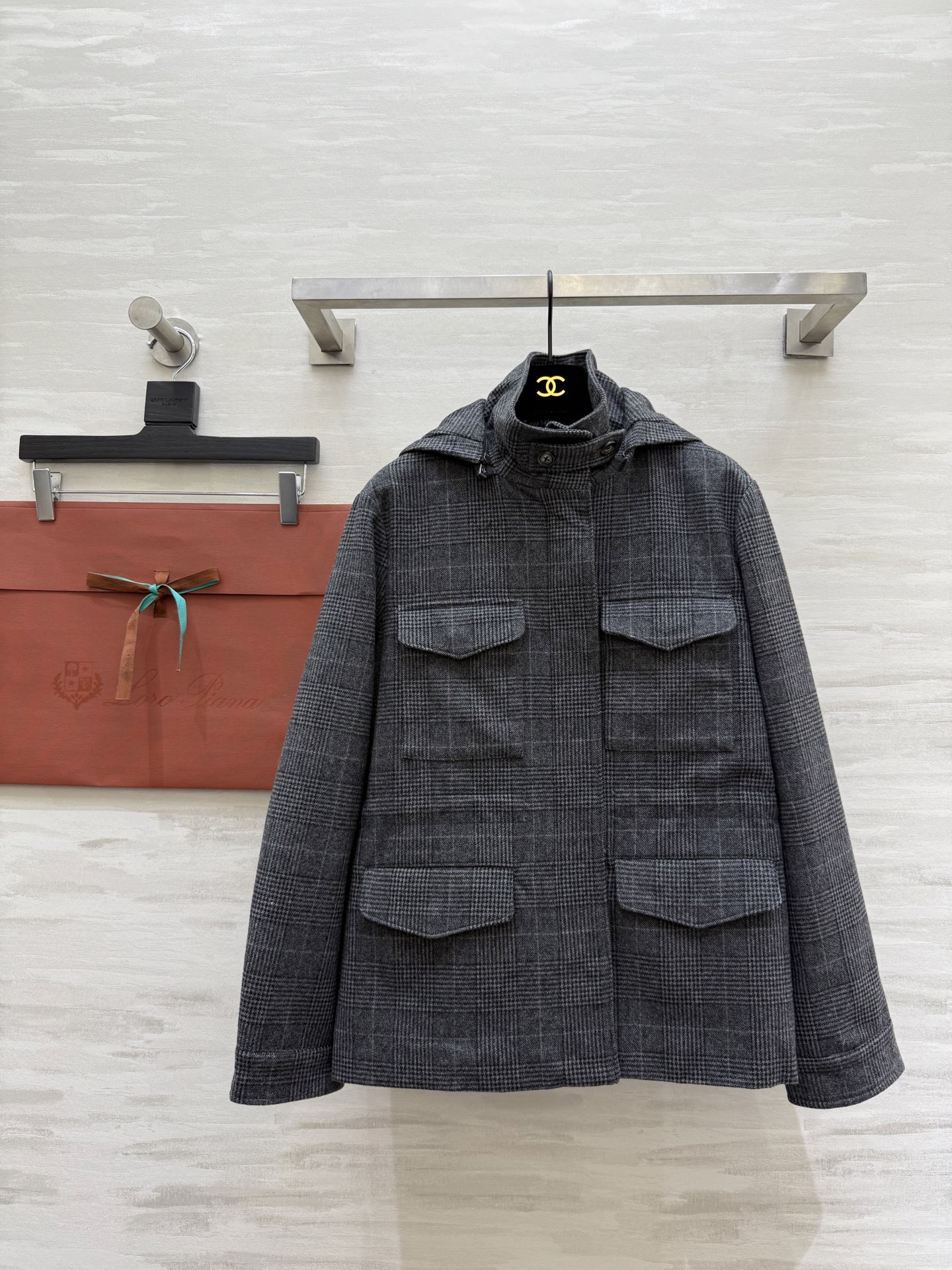 NO:591034,#Loro Pian 25/26 series wool plaid hooded jacket, high quality custom-made, available now, sizeS/M/L (S size shoulder width 40, chest 102, length 61),,loro piana,jackets & coats,hats,alexander wang19860909#Loro Pian 25/26系列 羊毛格纹连帽外套 高品质定制 现货首发sizeS/M/L（s码肩宽40,胸围102,衣长61）,,loro piana,jackets & coats,hats,alexander wang,Women's clothing