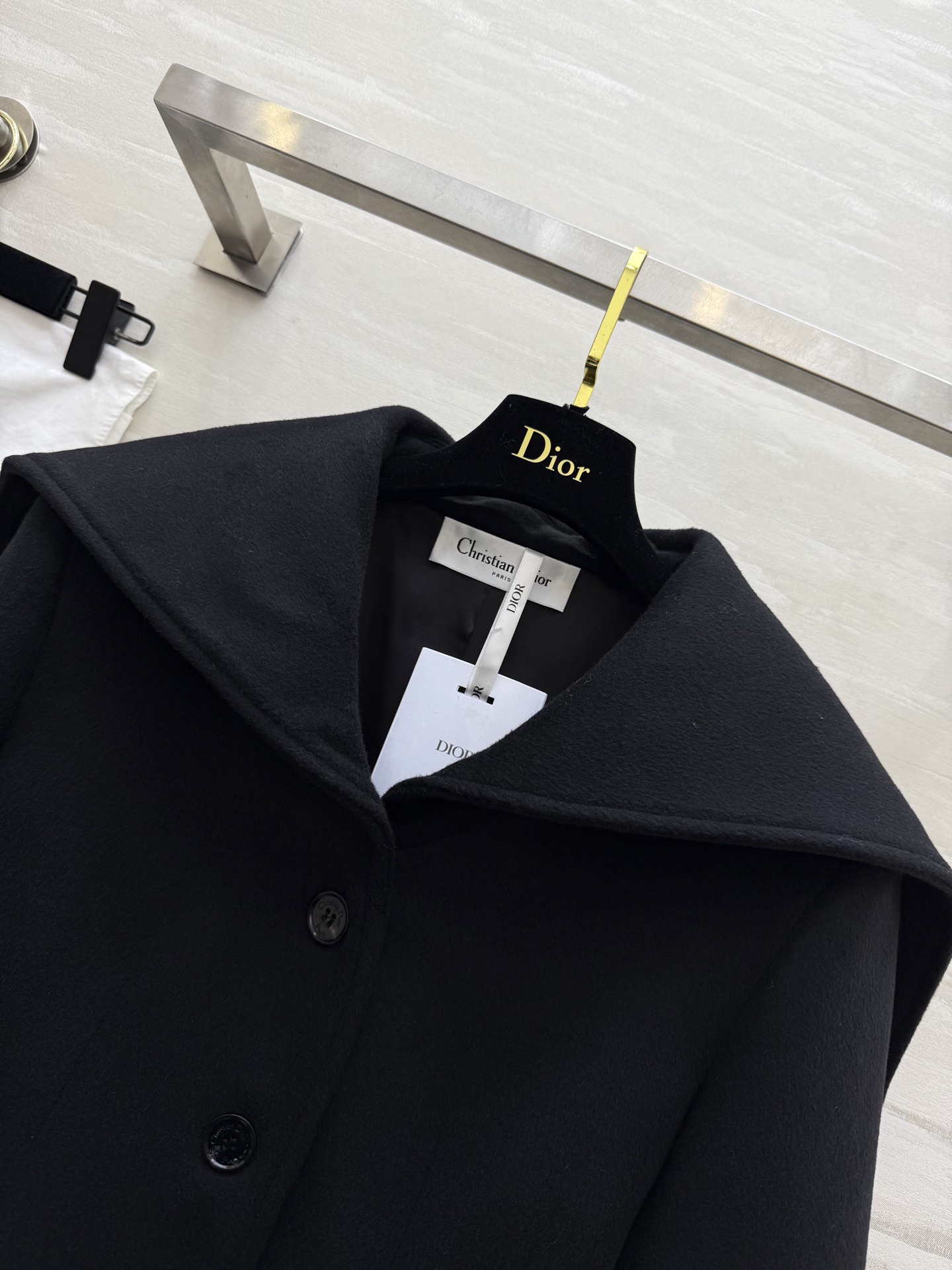 #DIO♡²⁵秋冬新款 羊毛呢披肩式大衣 披肩logo刺绣🪡精致高级 立体剪裁版型大气优雅 高品质定制 