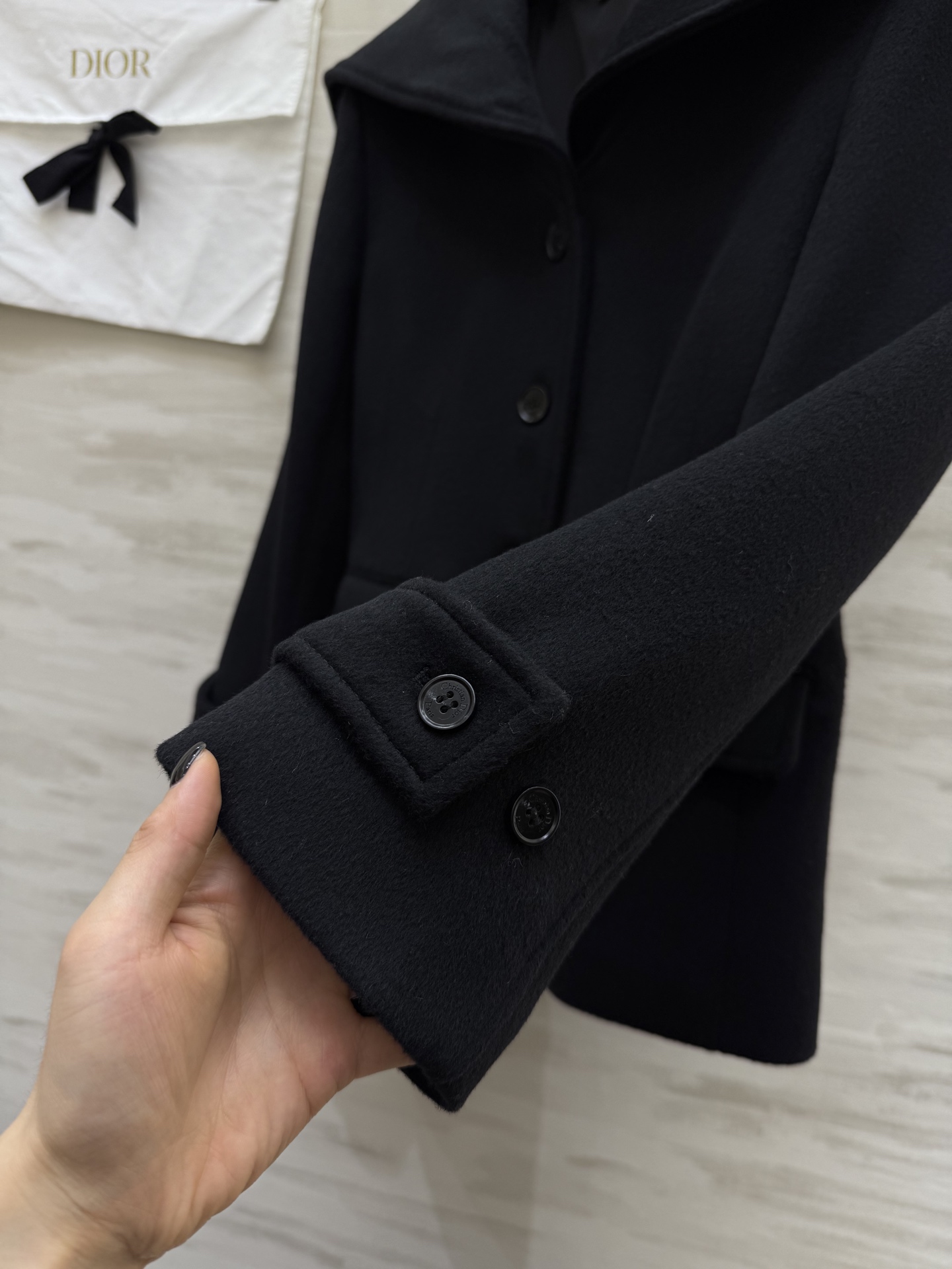 #DIO♡²⁵秋冬新款 羊毛呢披肩式大衣 披肩logo刺绣🪡精致高级 立体剪裁版型大气优雅 高品质定制 