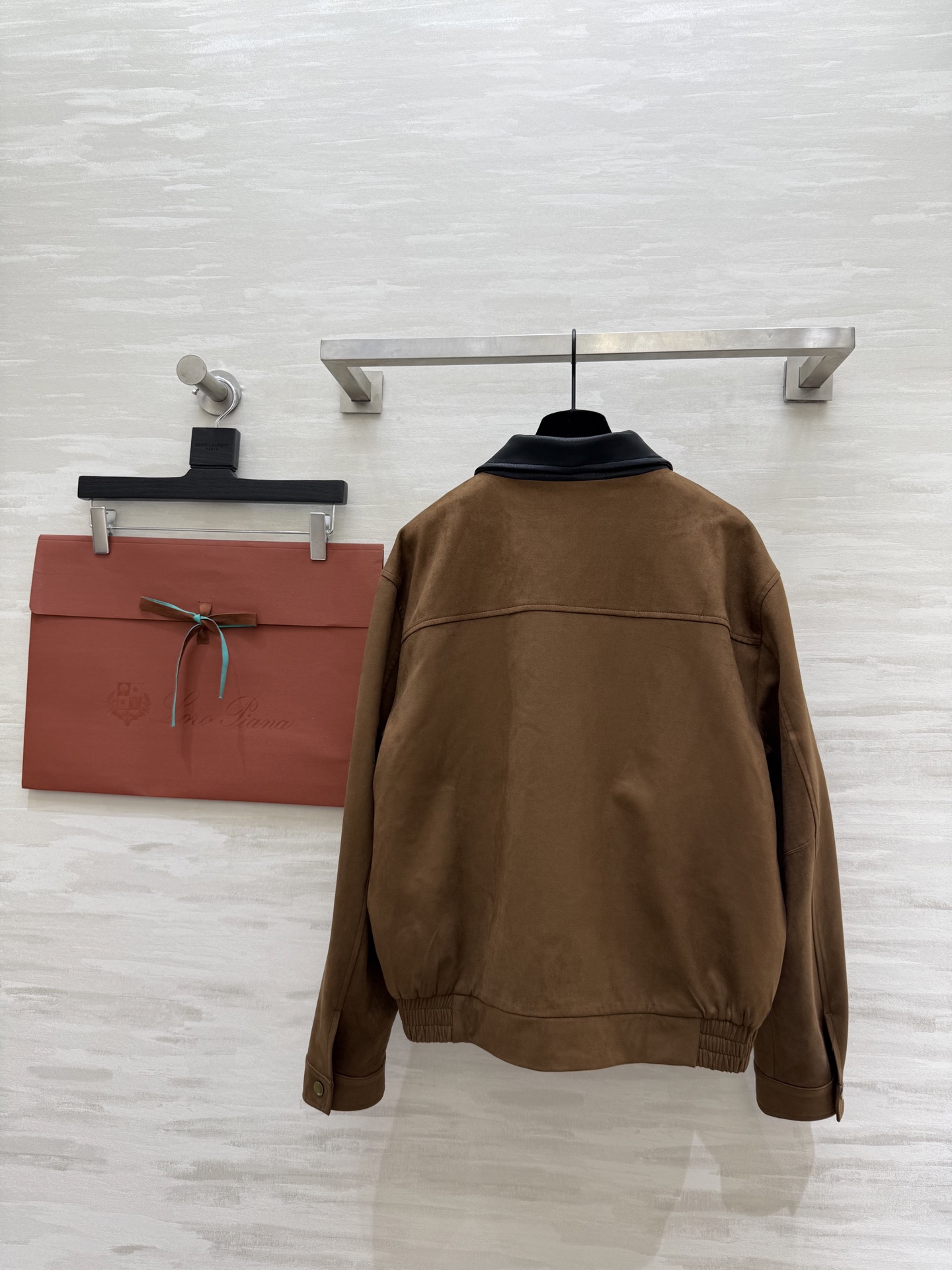 #LP²⁵秋冬新款 麂皮翻领夹克外套 时髦不撞款 定制重磅面料 品相上乘 细节处理非常细致 高品质定制 