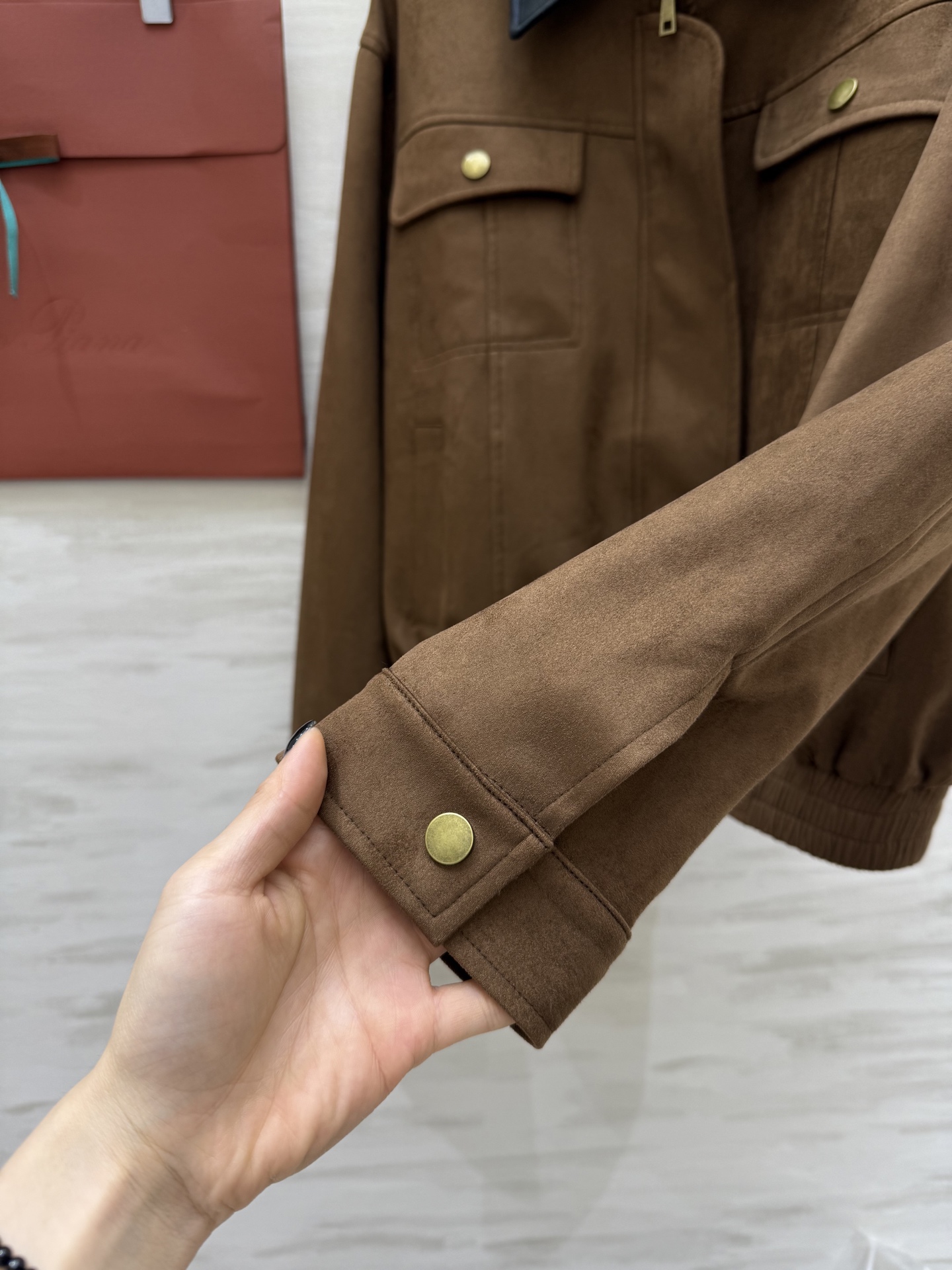 #LP²⁵秋冬新款 麂皮翻领夹克外套 时髦不撞款 定制重磅面料 品相上乘 细节处理非常细致 高品质定制 