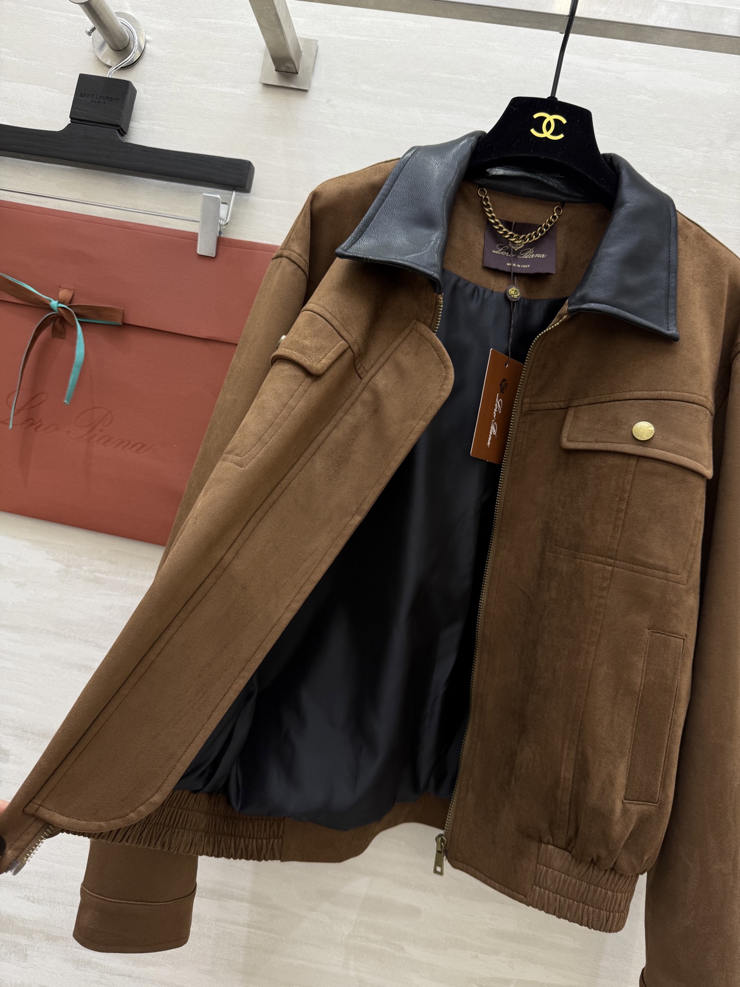 #LP²⁵秋冬新款 麂皮翻领夹克外套 时髦不撞款 定制重磅面料 品相上乘 细节处理非常细致 高品质定制 