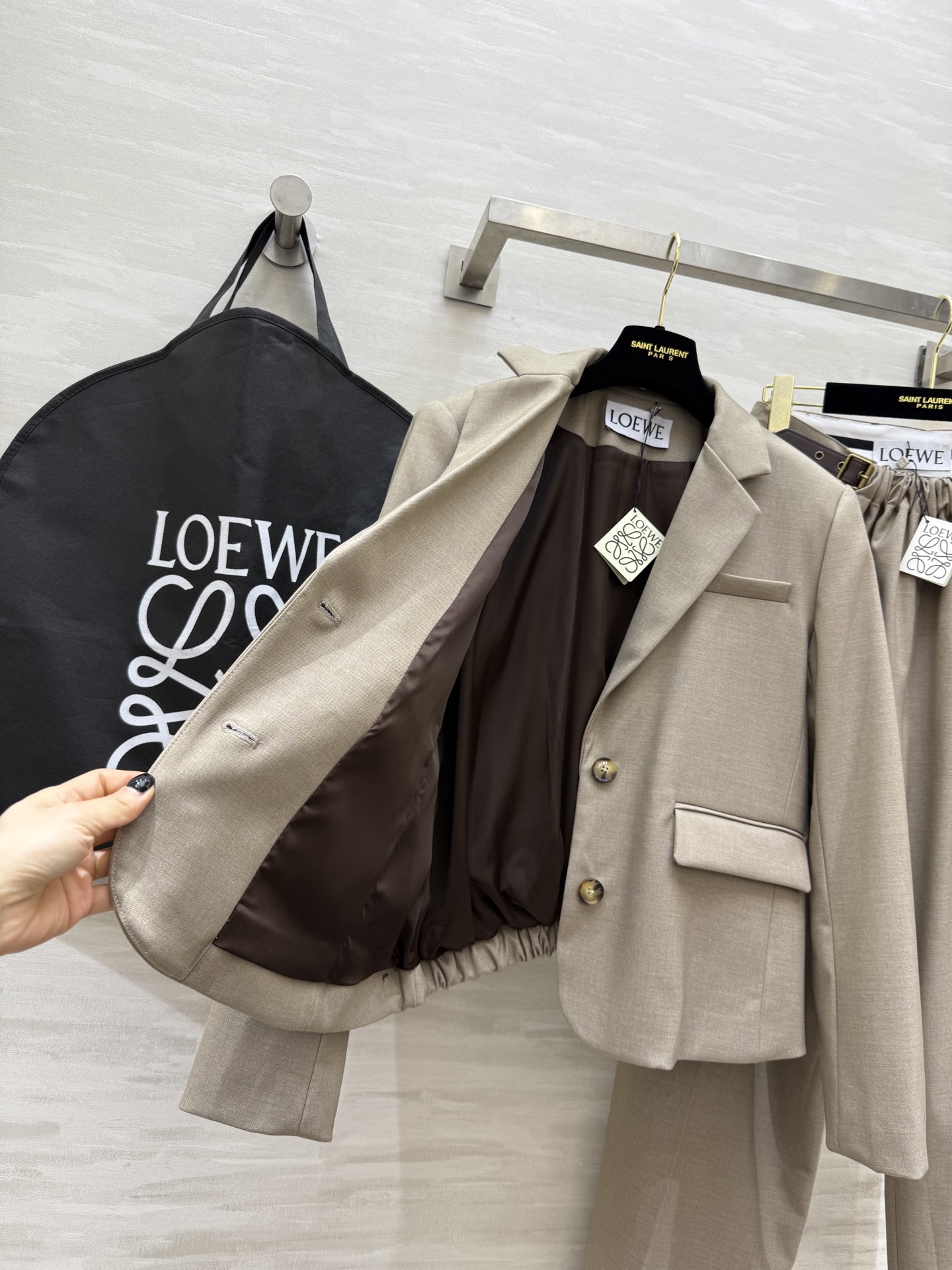#Loew♡²⁵秋冬新款 西装套装 分开发售 高品质 现货来size：S/M/L（S码肩宽：38，胸围：