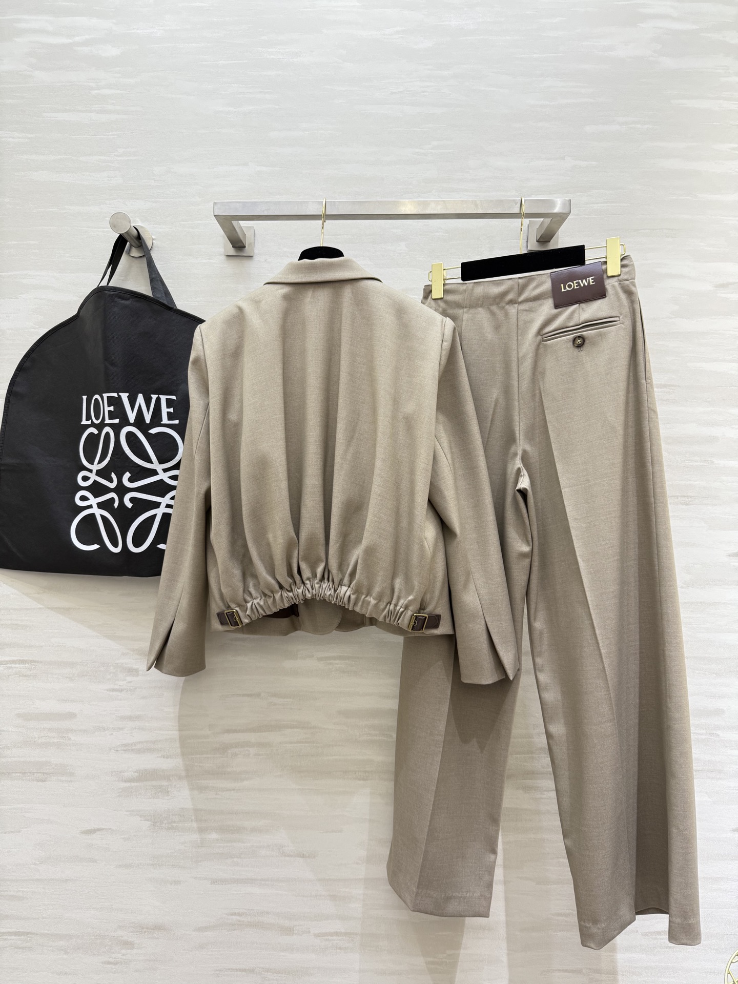 #Loew♡²⁵秋冬新款 西装套装 分开发售 高品质 现货来size：S/M/L（S码肩宽：38，胸围：