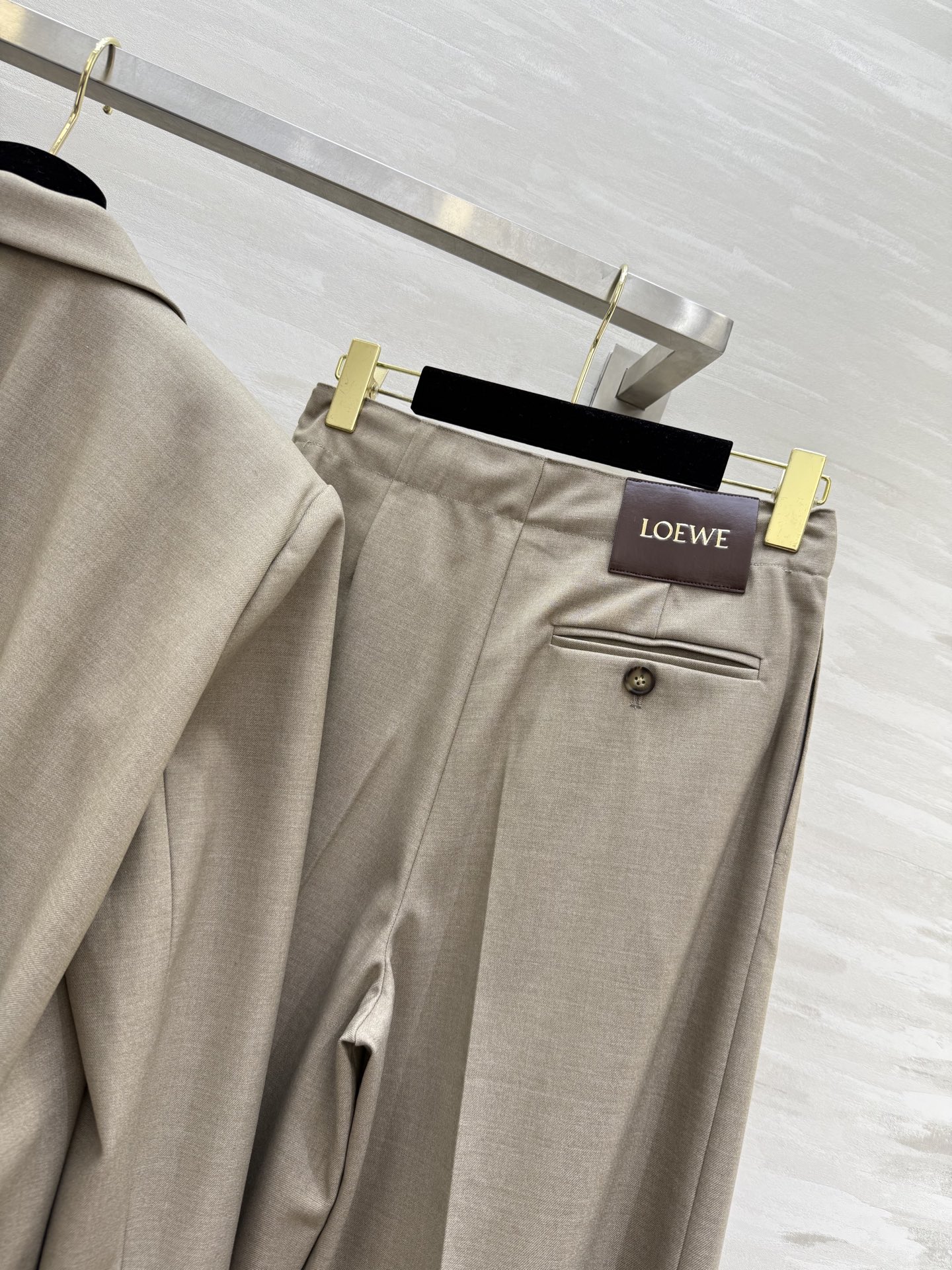 #Loew♡²⁵秋冬新款 西装套装 分开发售 高品质 现货来size：S/M/L（S码肩宽：38，胸围：