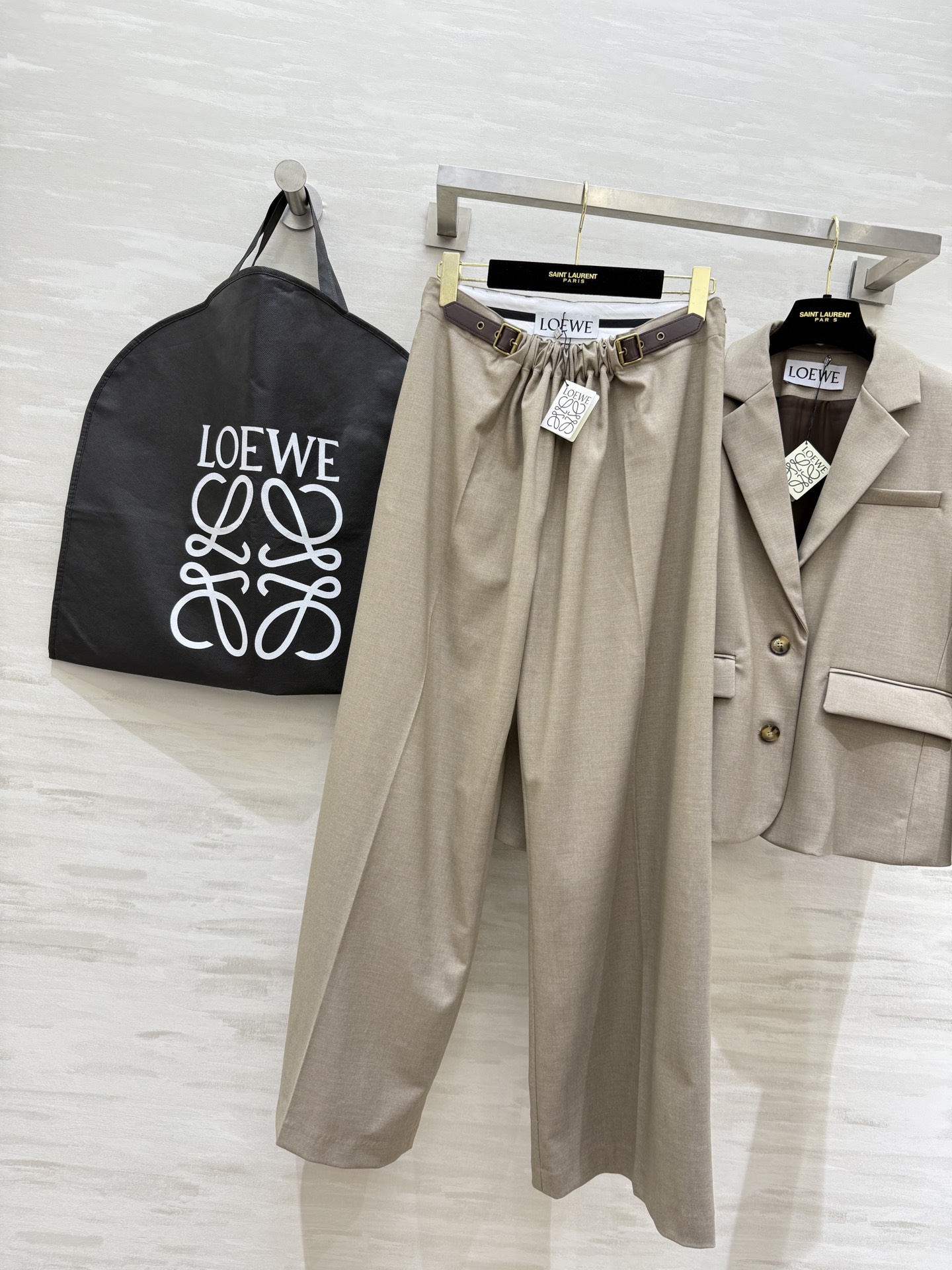 #Loew♡²⁵秋冬新款 西装套装 分开发售 高品质 现货来size：S/M/L（S码肩宽：38，胸围：